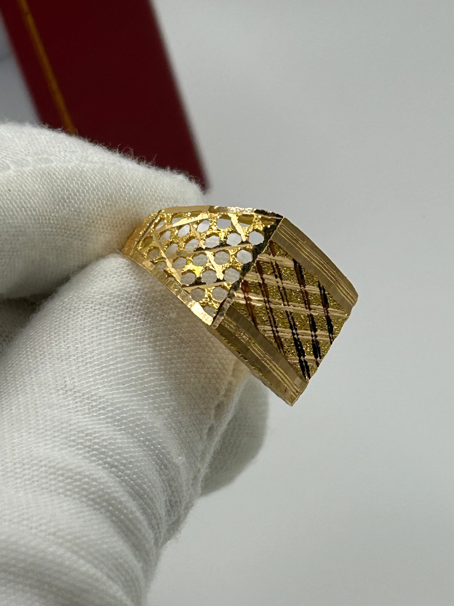 22ct Gold Men's Ring Size U 7.5 grams Hallmarked