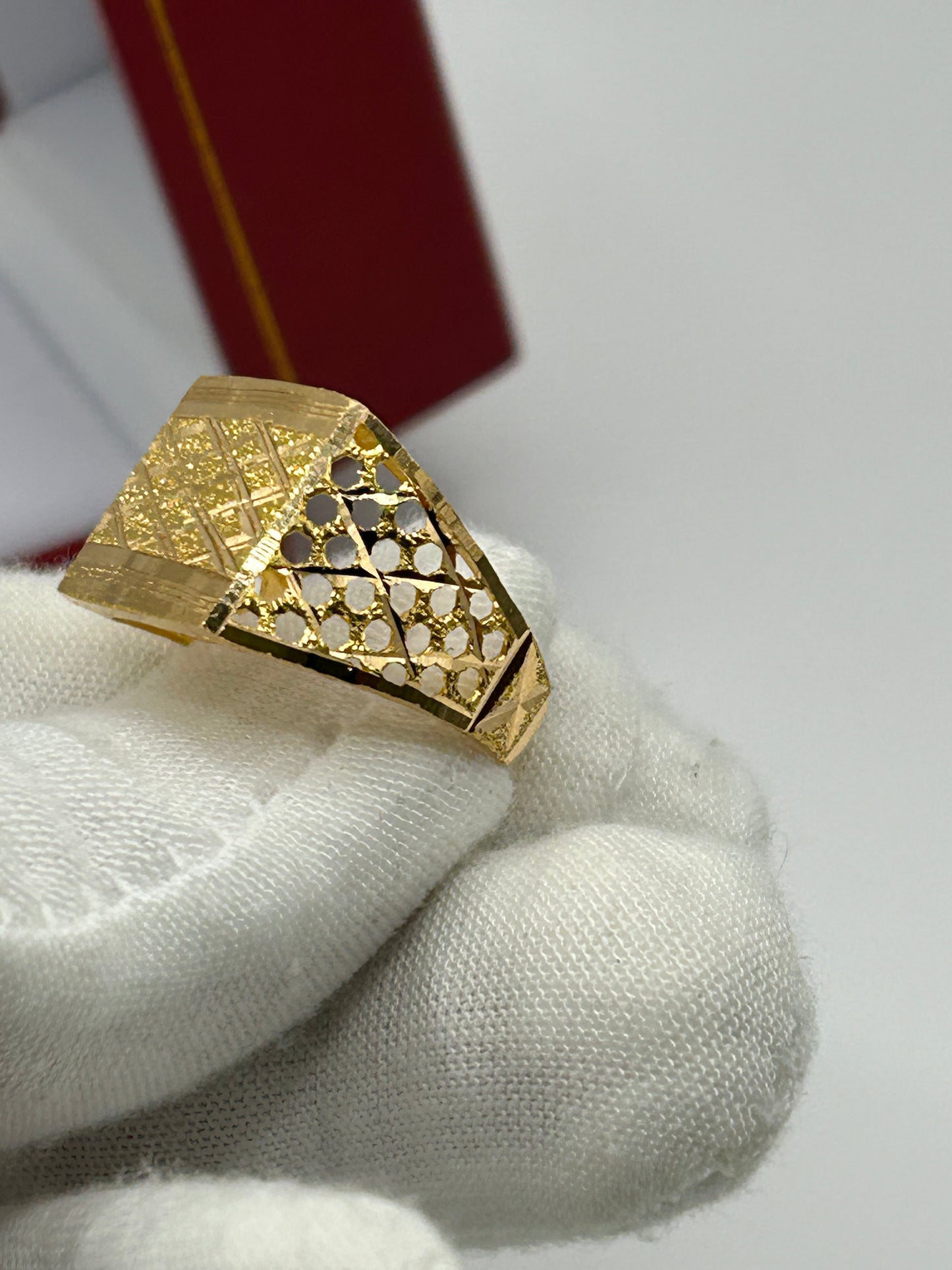22ct Gold Men's Ring Size U 7.5 grams Hallmarked