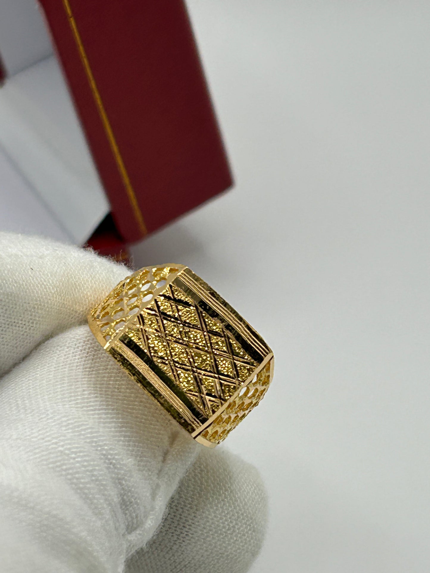 22ct Gold Men's Ring Size U 7.5 grams Hallmarked