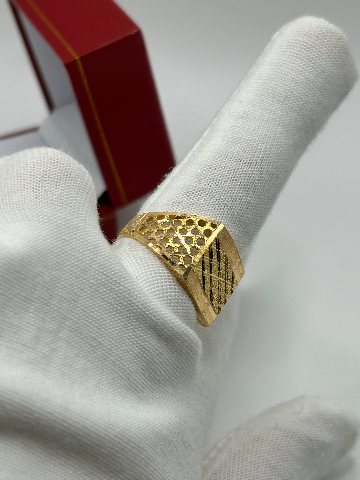 22ct Gold Men's Ring Size U 7.5 grams Hallmarked