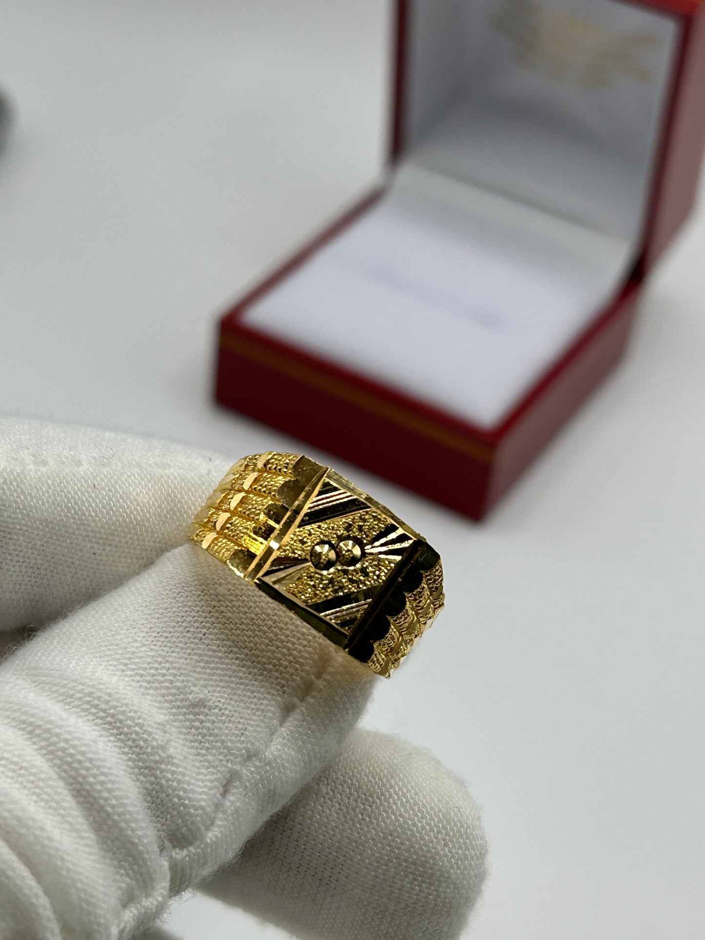 22ct Gold Ring Size U Hallmarked 6.7 grams