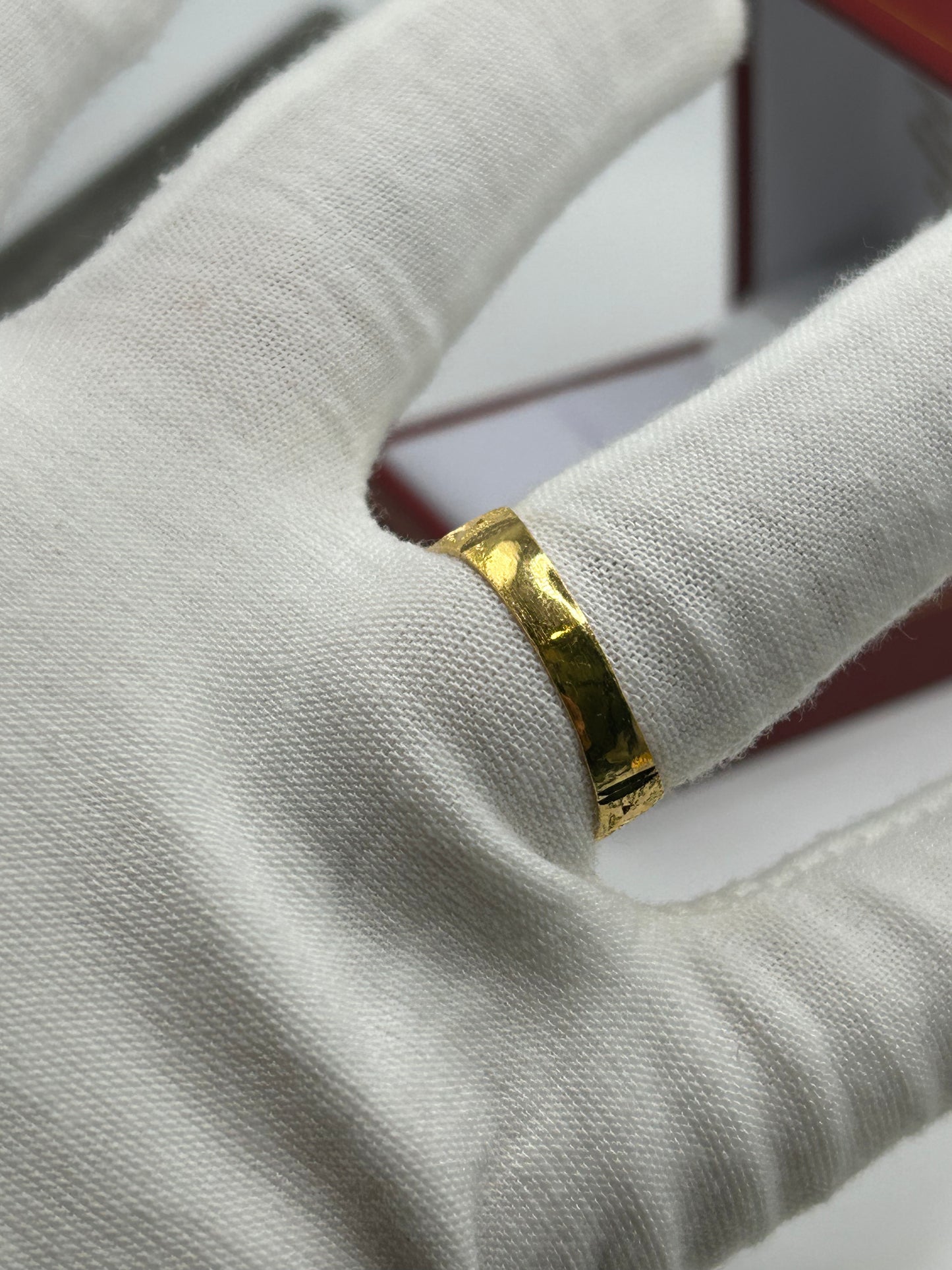 22ct Gold Ring Size V Hallmarked 6.0 grams
