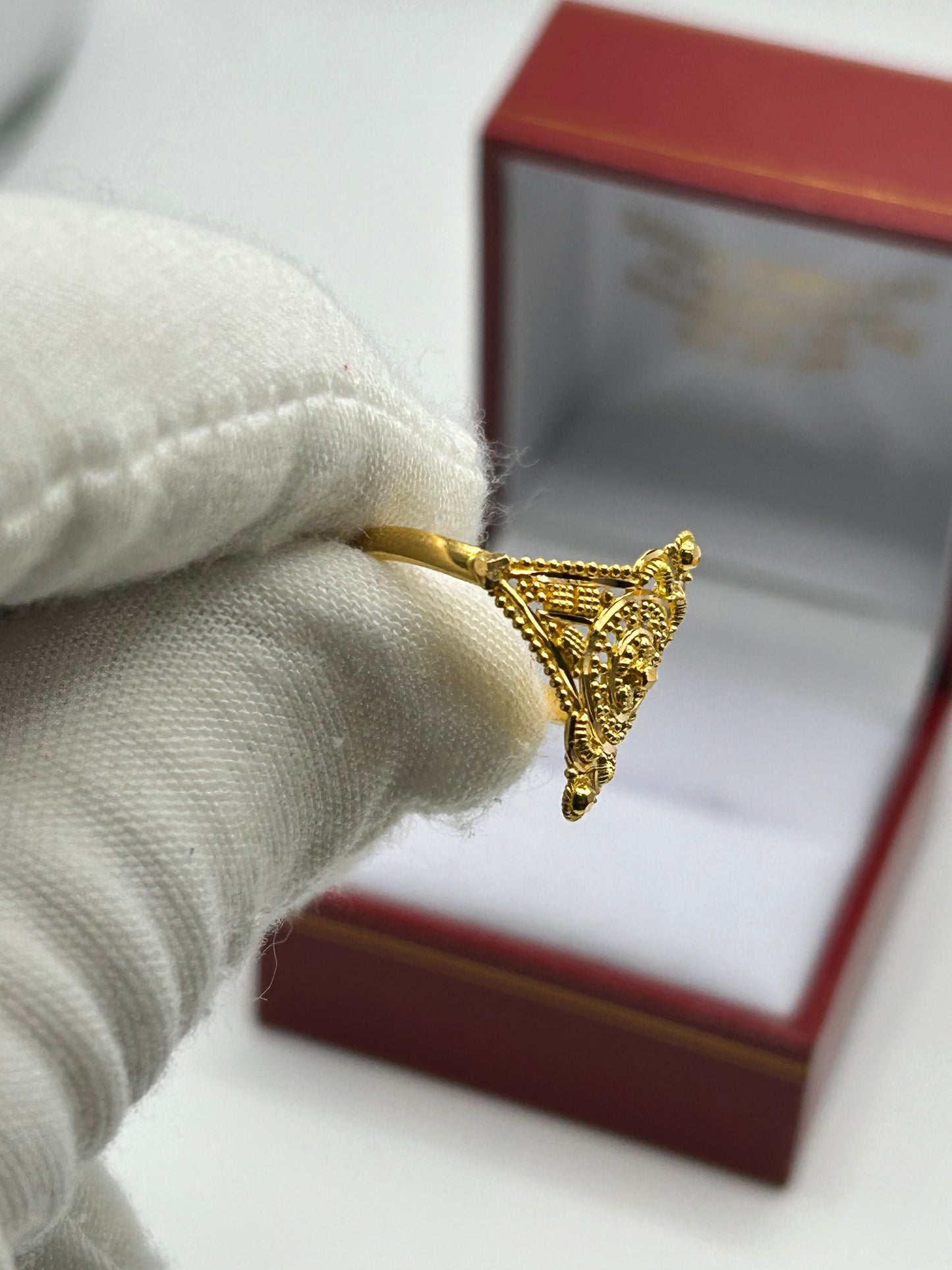 22ct Gold Ring Size L Hallmarked 2.4 grams