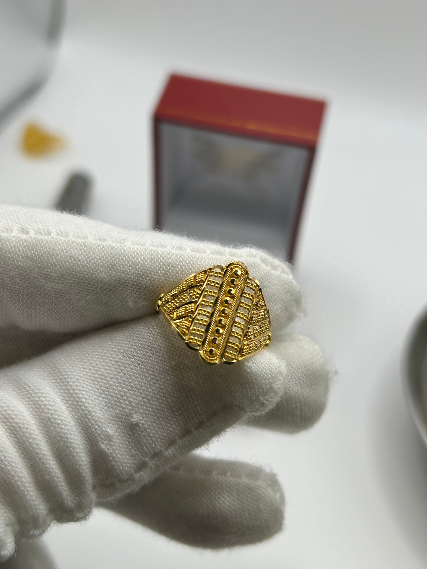 22ct Gold Ring Size J Hallmarked 2.6 grams