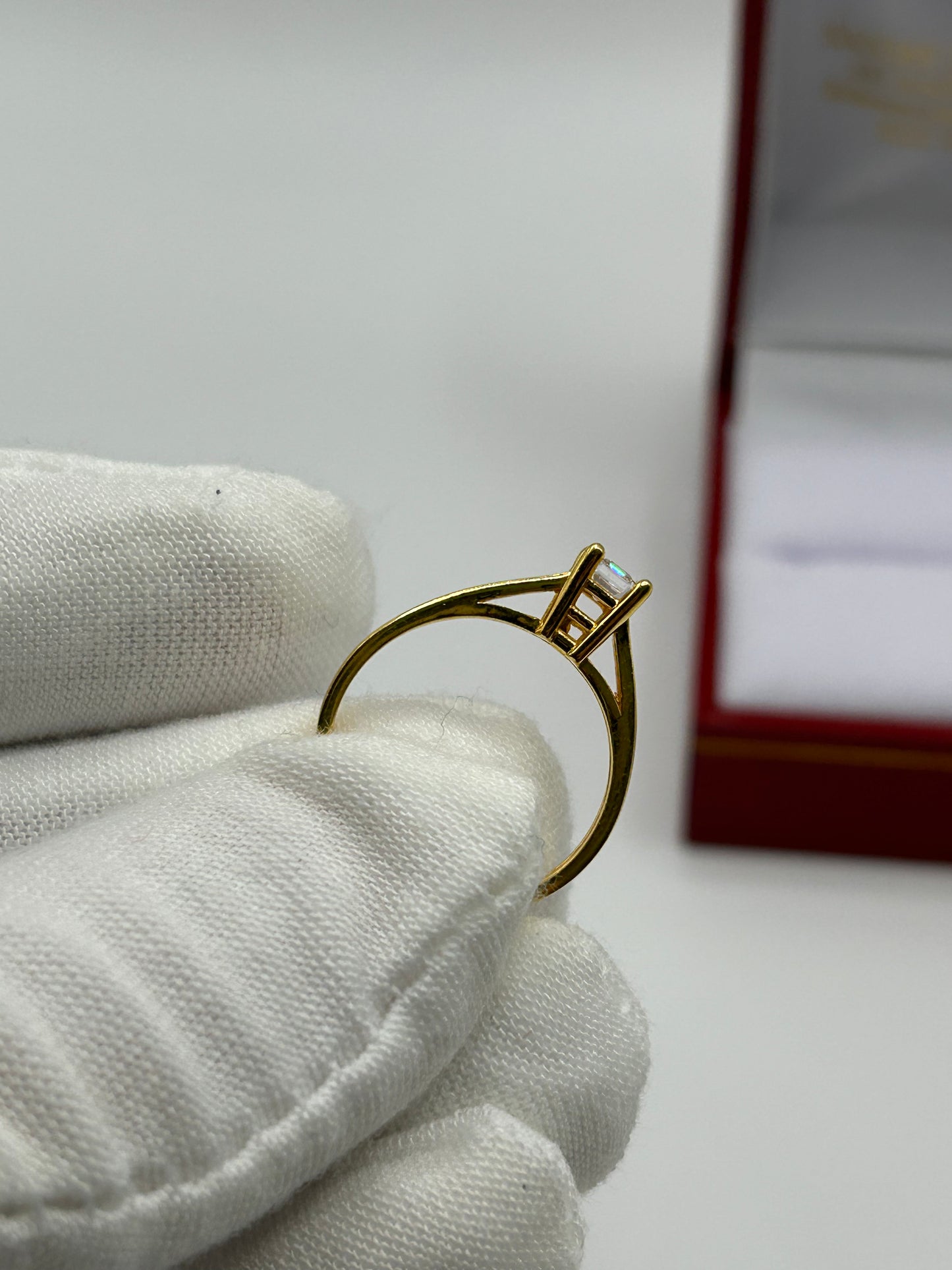 22ct Gold Ladies Ring 2.7 grams Size M
