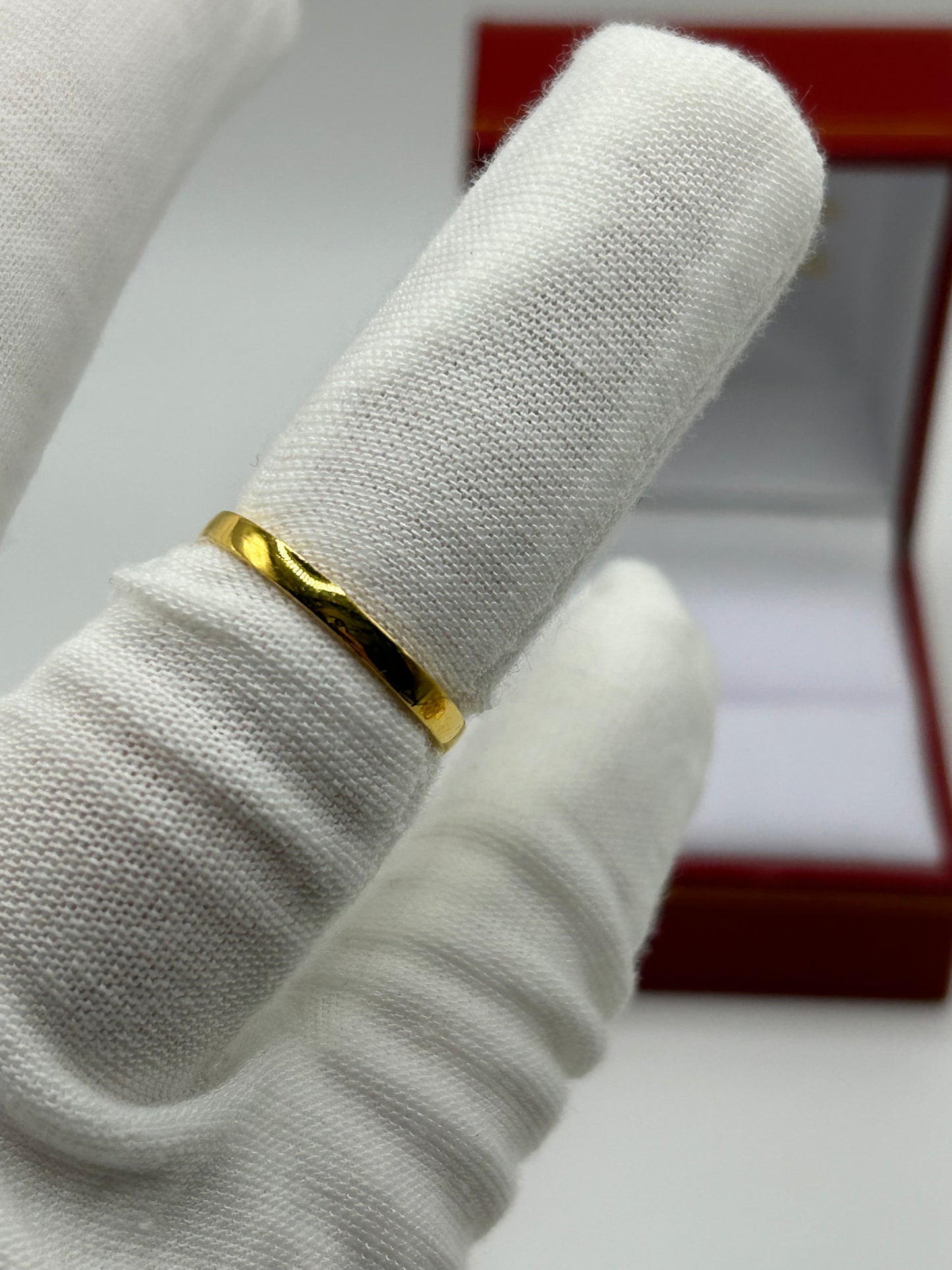 22ct Gold Ladies Ring 2.7 grams Size M