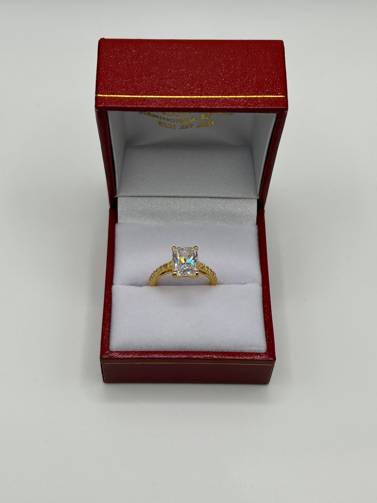 22ct Gold Ladies Ring 3.9 grams Hallmarked size J