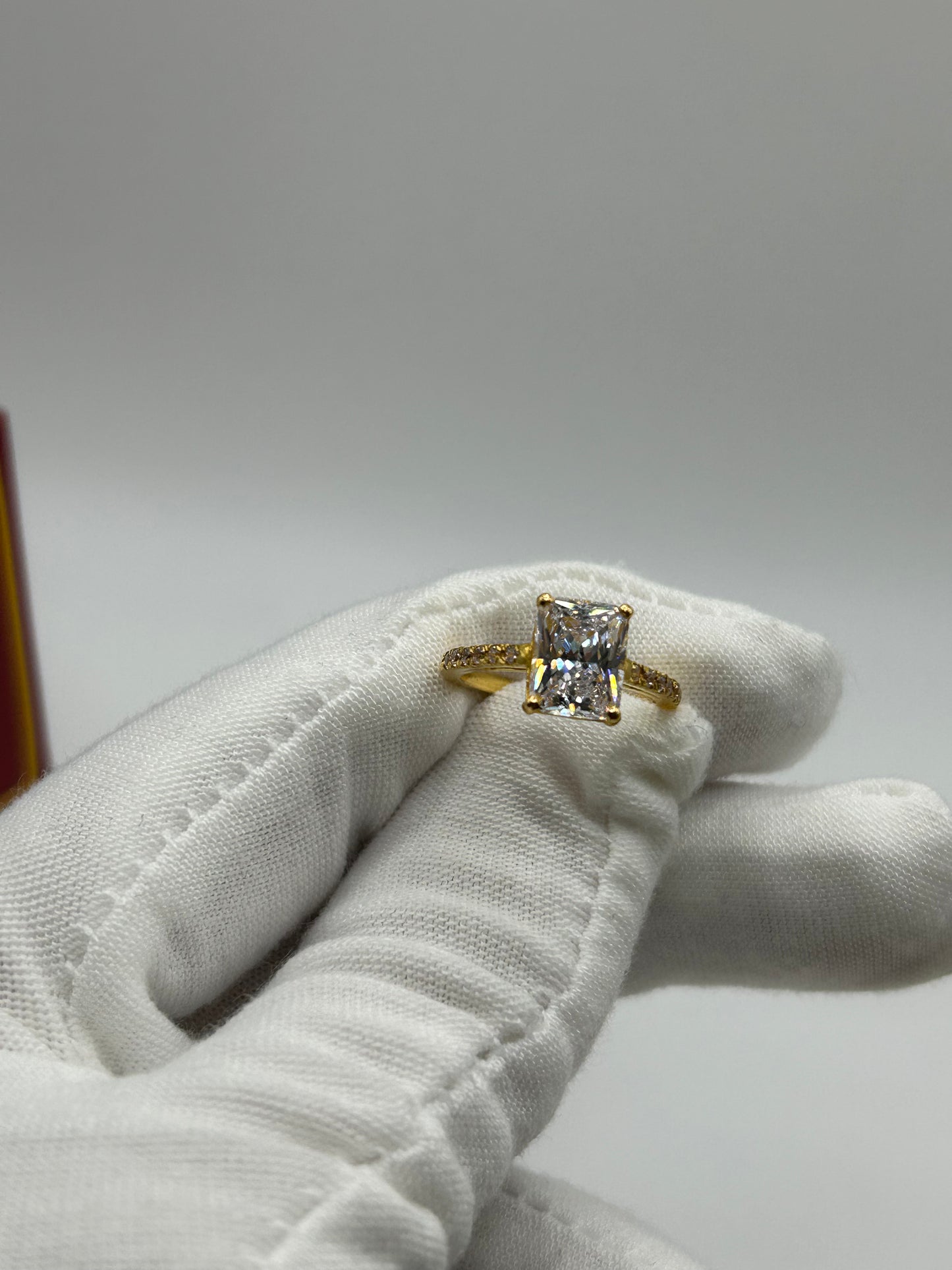 22ct Gold Ladies Ring 3.9 grams Hallmarked size J