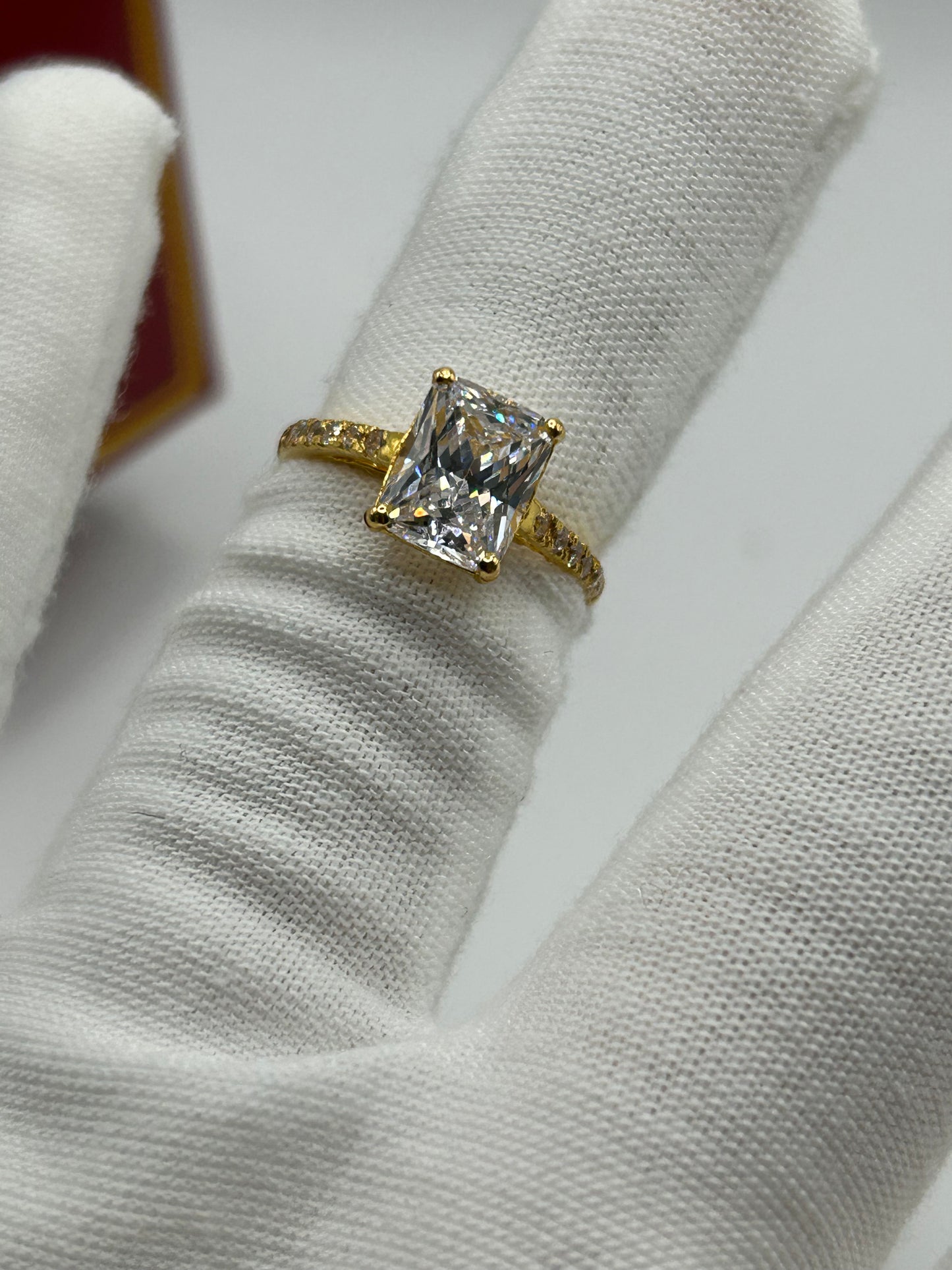 22ct Gold Ladies Ring 3.9 grams Hallmarked size J
