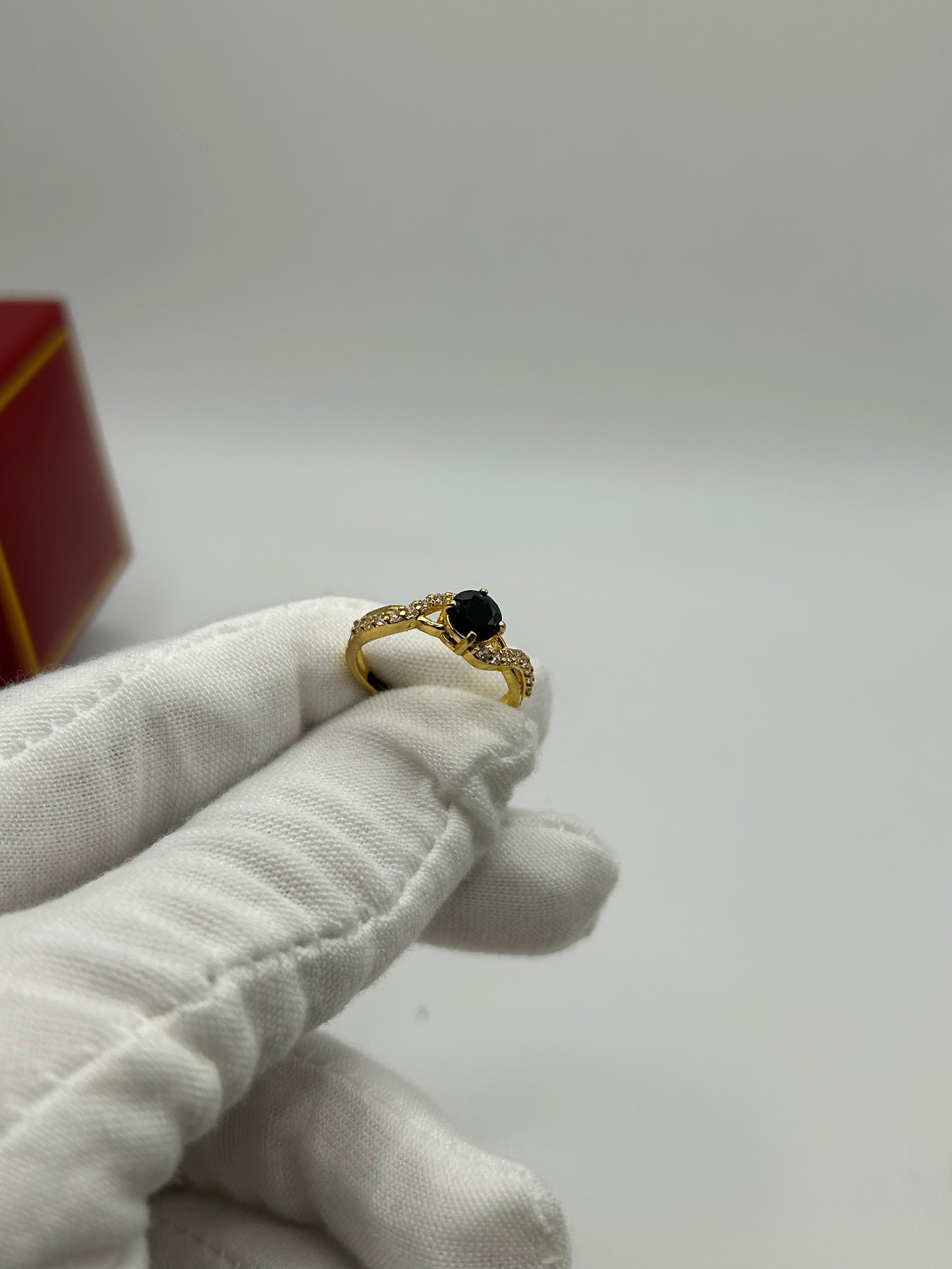 22ct Gold Ladies Ring 3.1 grams Hallmarked Size k1/2