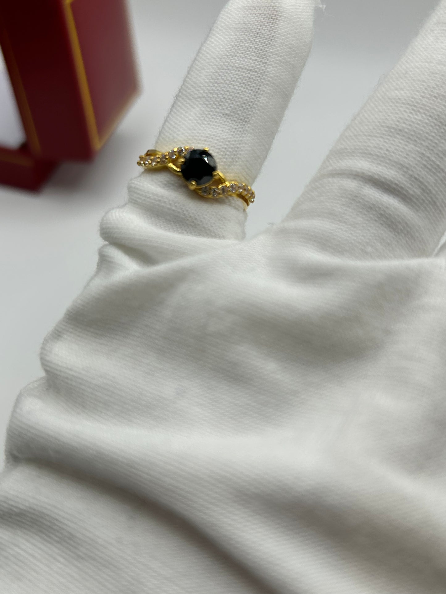 22ct Gold Ladies Ring 3.1 grams Hallmarked Size k1/2