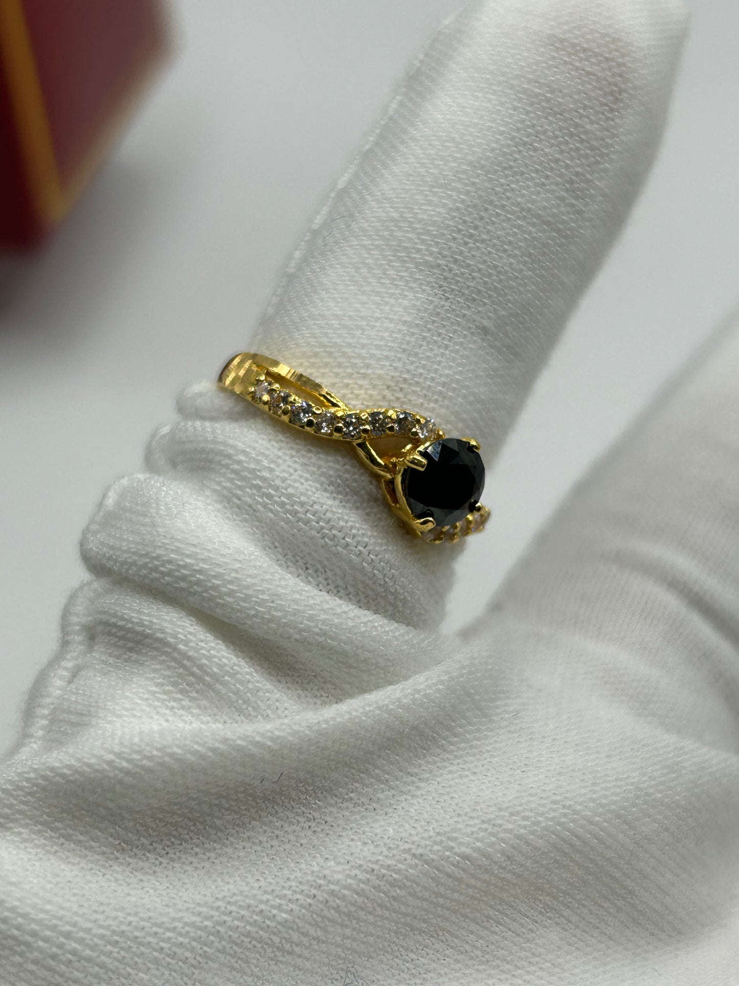 22ct Gold Ladies Ring 3.1 grams Hallmarked Size k1/2