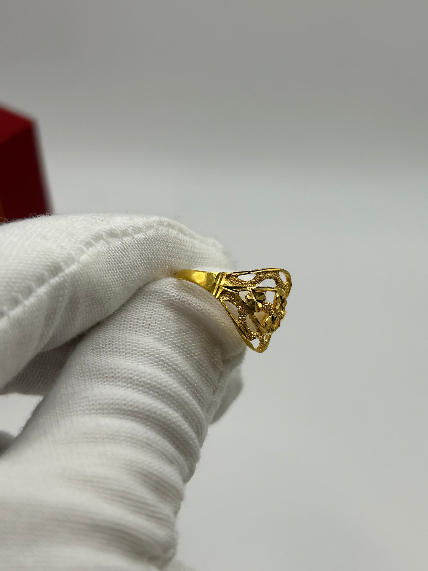 22ct Gold Ladies Ring 2.4 grams Size N
