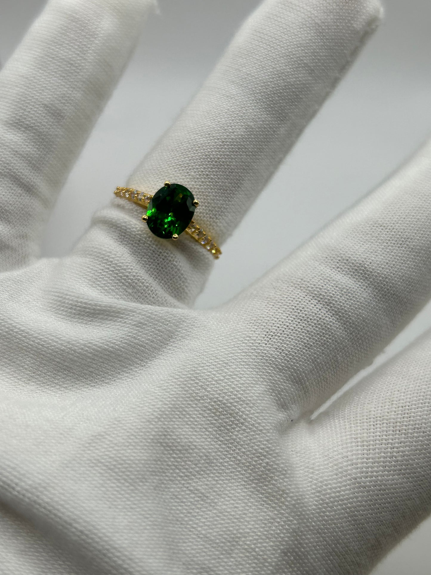 22ct Gold Ladies Ring 3.4 grams Size O
