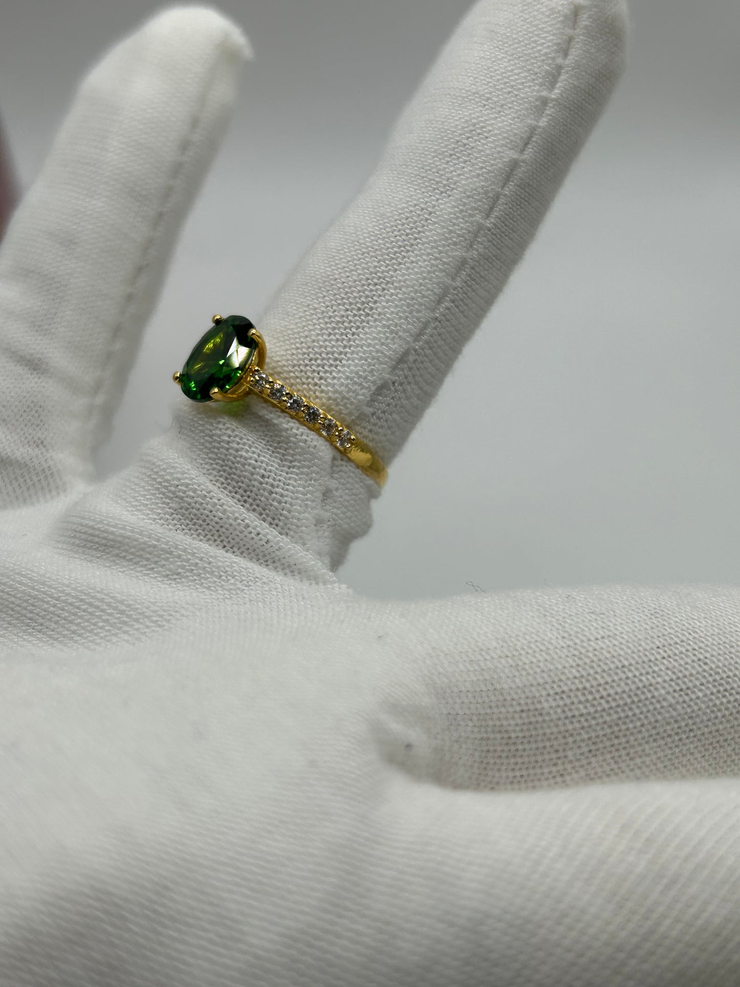 22ct Gold Ladies Ring 3.4 grams Size O