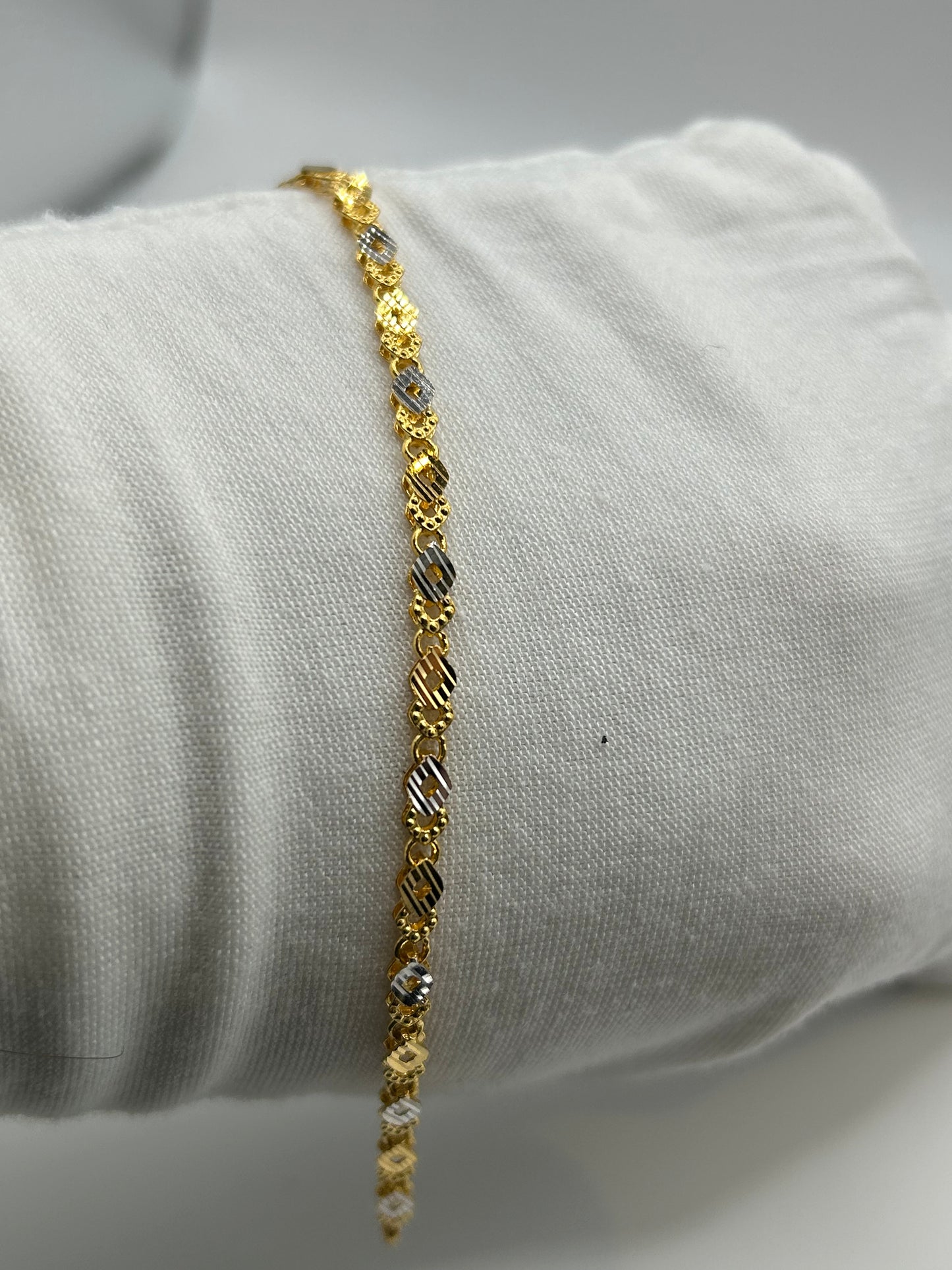22ct Gold Bracelet 5.8 grams Hallmarked