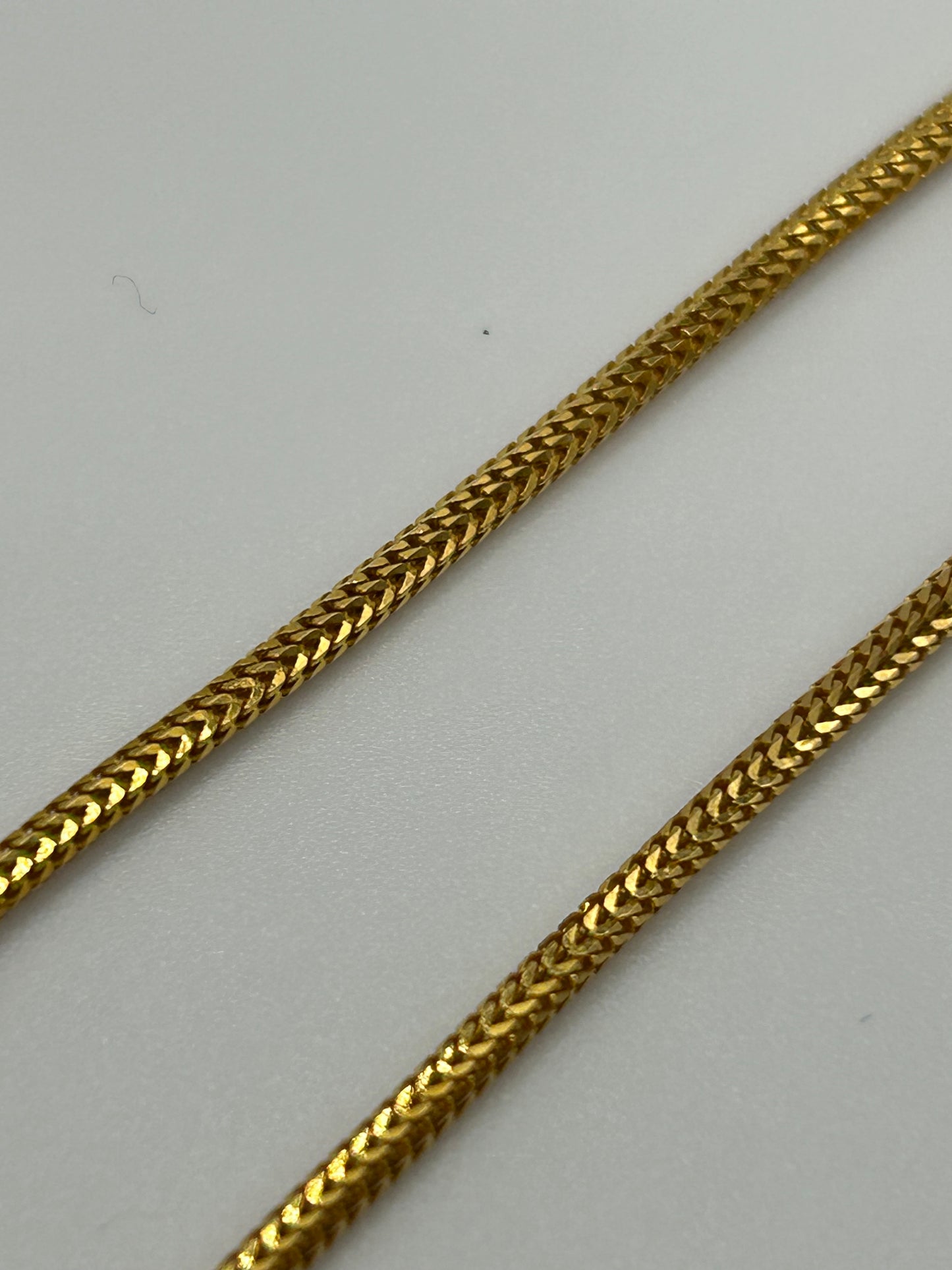 22ct Gold Chain 8.5 grams 20 inch Hallmarked