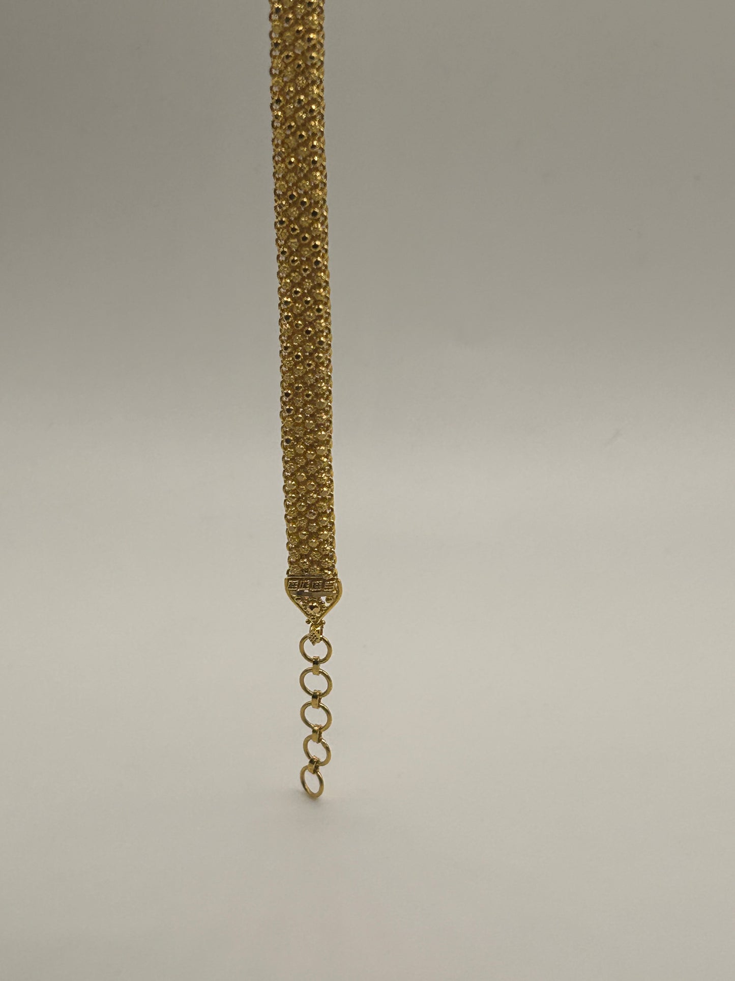 22ct Gold Ladies Bracelet - 11.9 grams Hallmarked
