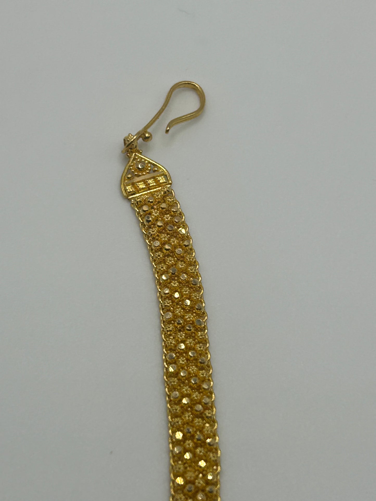 22ct Gold Ladies Bracelet - 11.9 grams Hallmarked