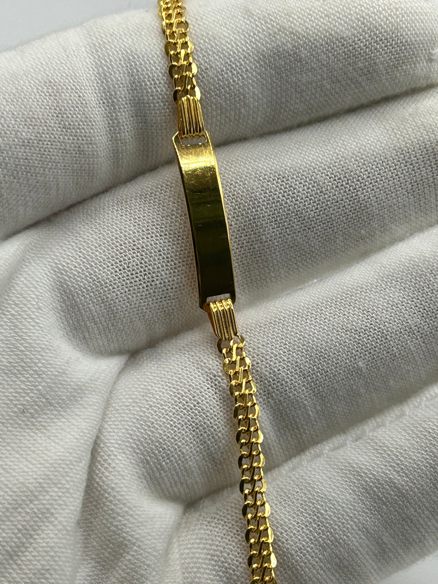 22ct Baby Bracelet 4.6 grams Hallmarked