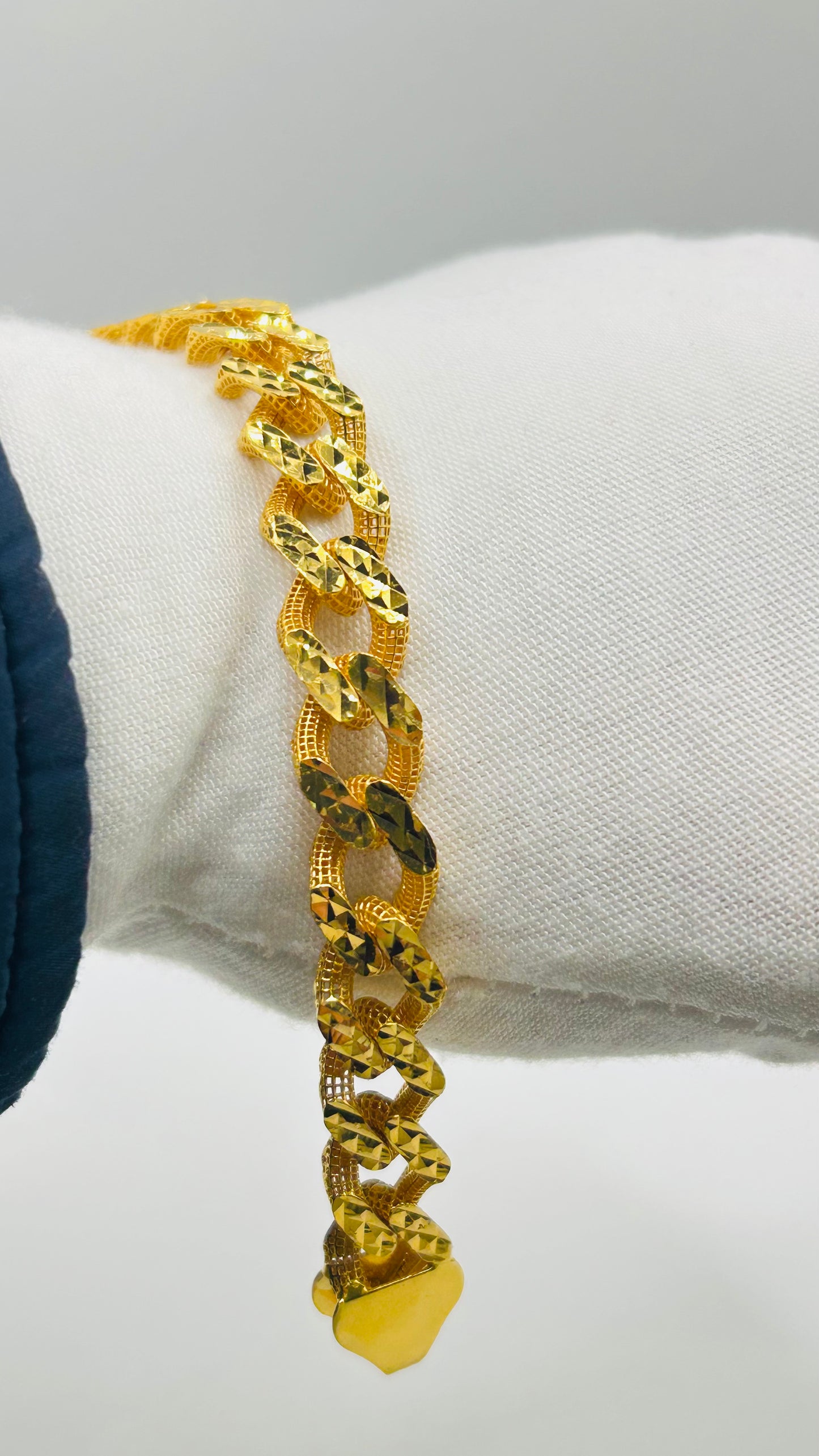 22ct Gold Men’s Bracelet – 16.6g – 8 Inches (Hallmarked)