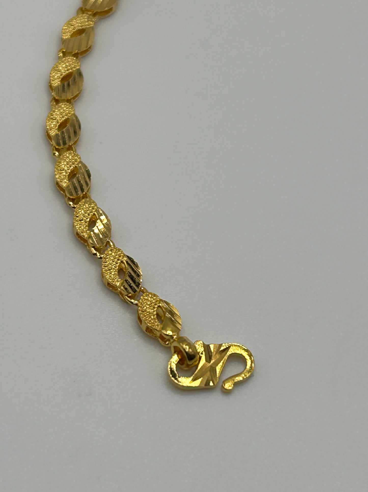 22ct Gold Bracelet 7.7 grams Ladies Hallmarked