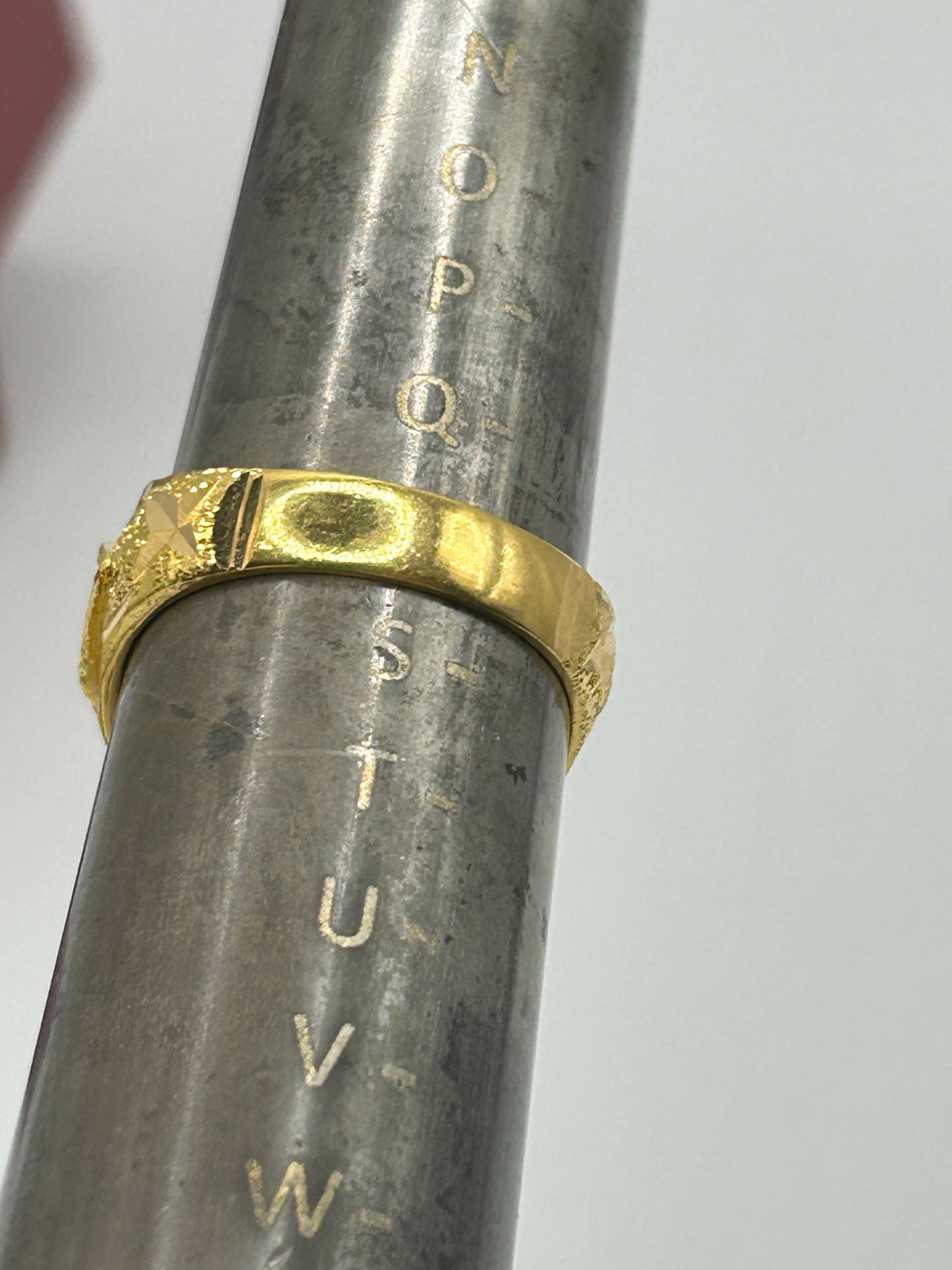 22ct Gold Ring Men's 8.6 gram Size R Hallmarked