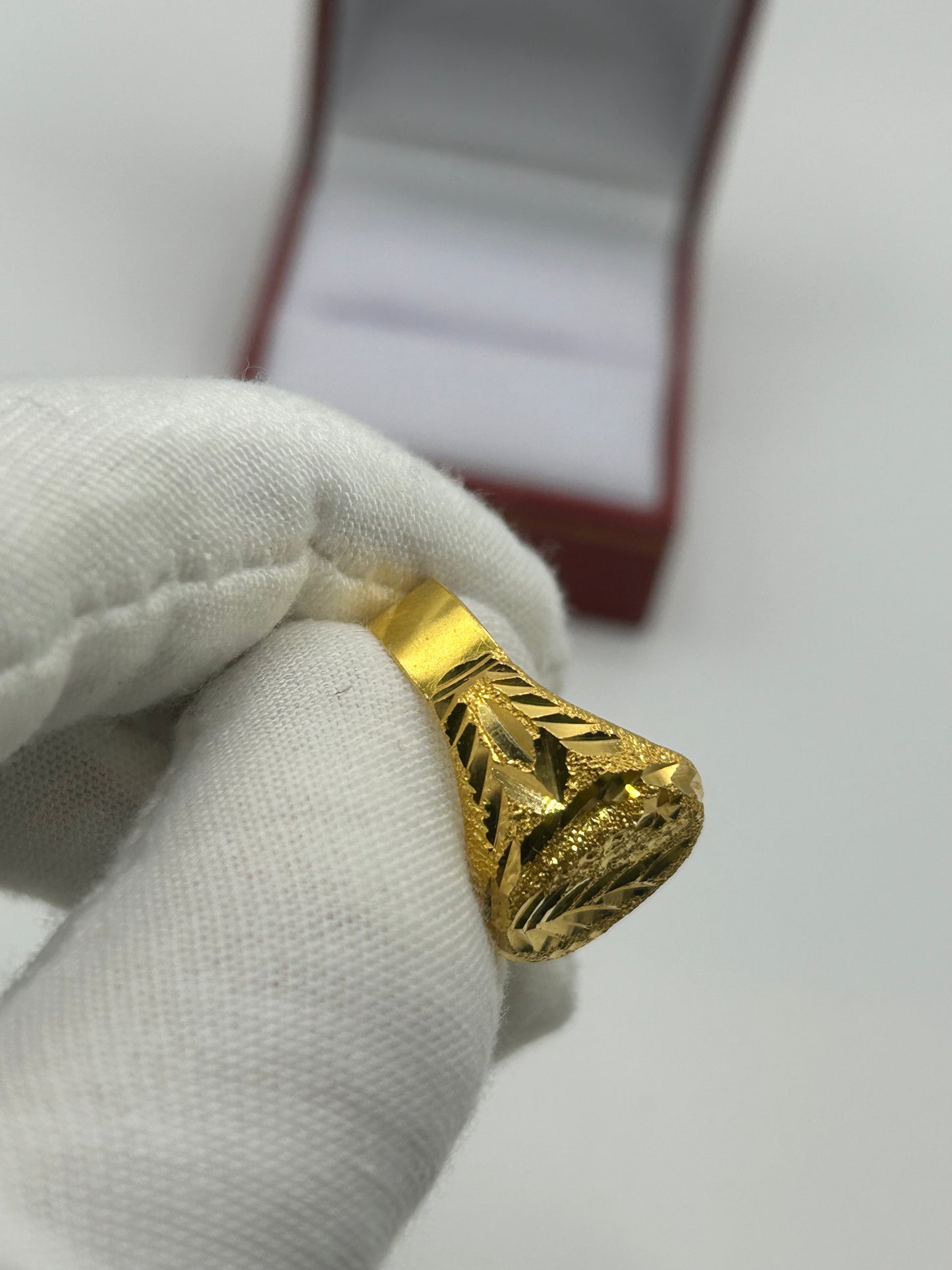 22ct Gold Men's Ring 4.2 grams Size S1/2 Hallmarked