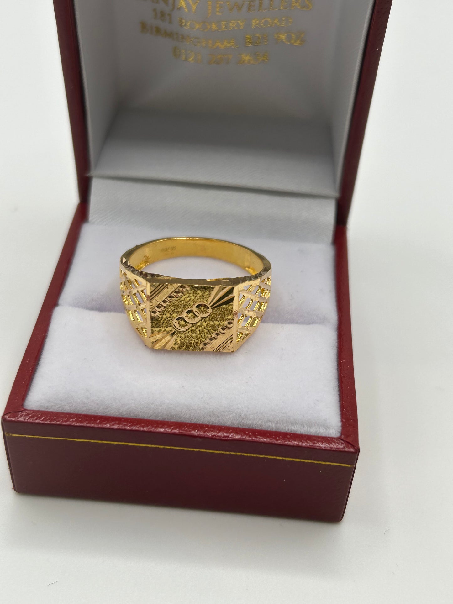 22ct Gold Men's Ring 4.3 grams Size T Hallmarked