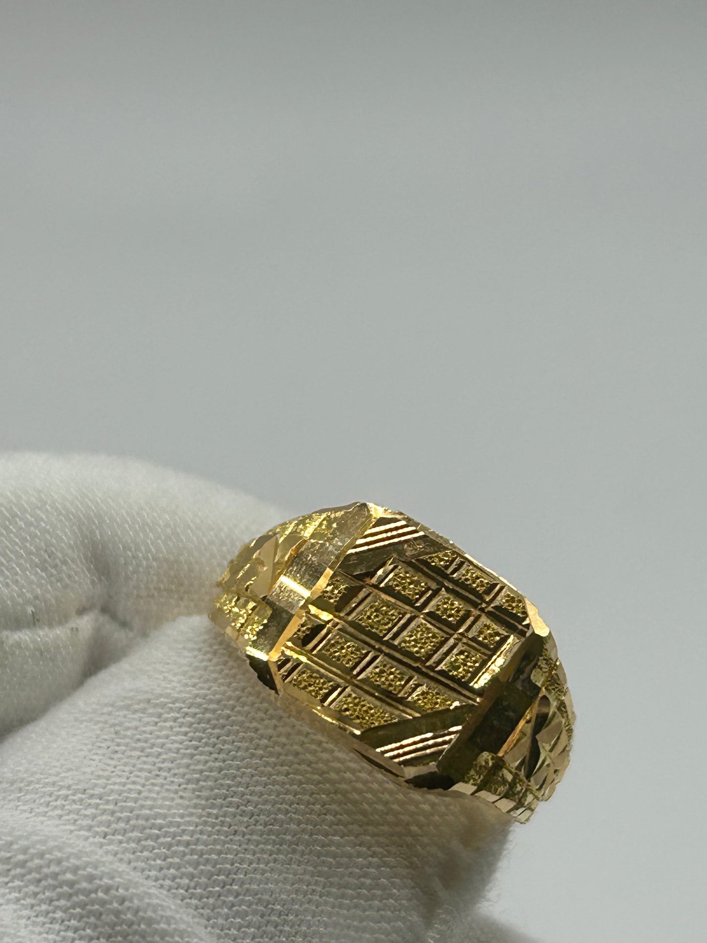 22ct Gold Men's Ring 4.8 grams Size S Hallmarked