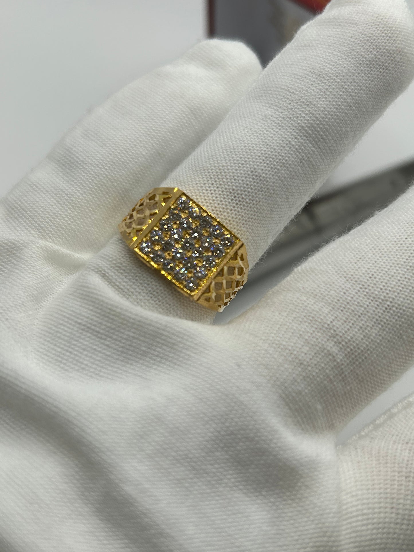22ct Gold Men's Ring 5.6 grams Size R Hallmarked