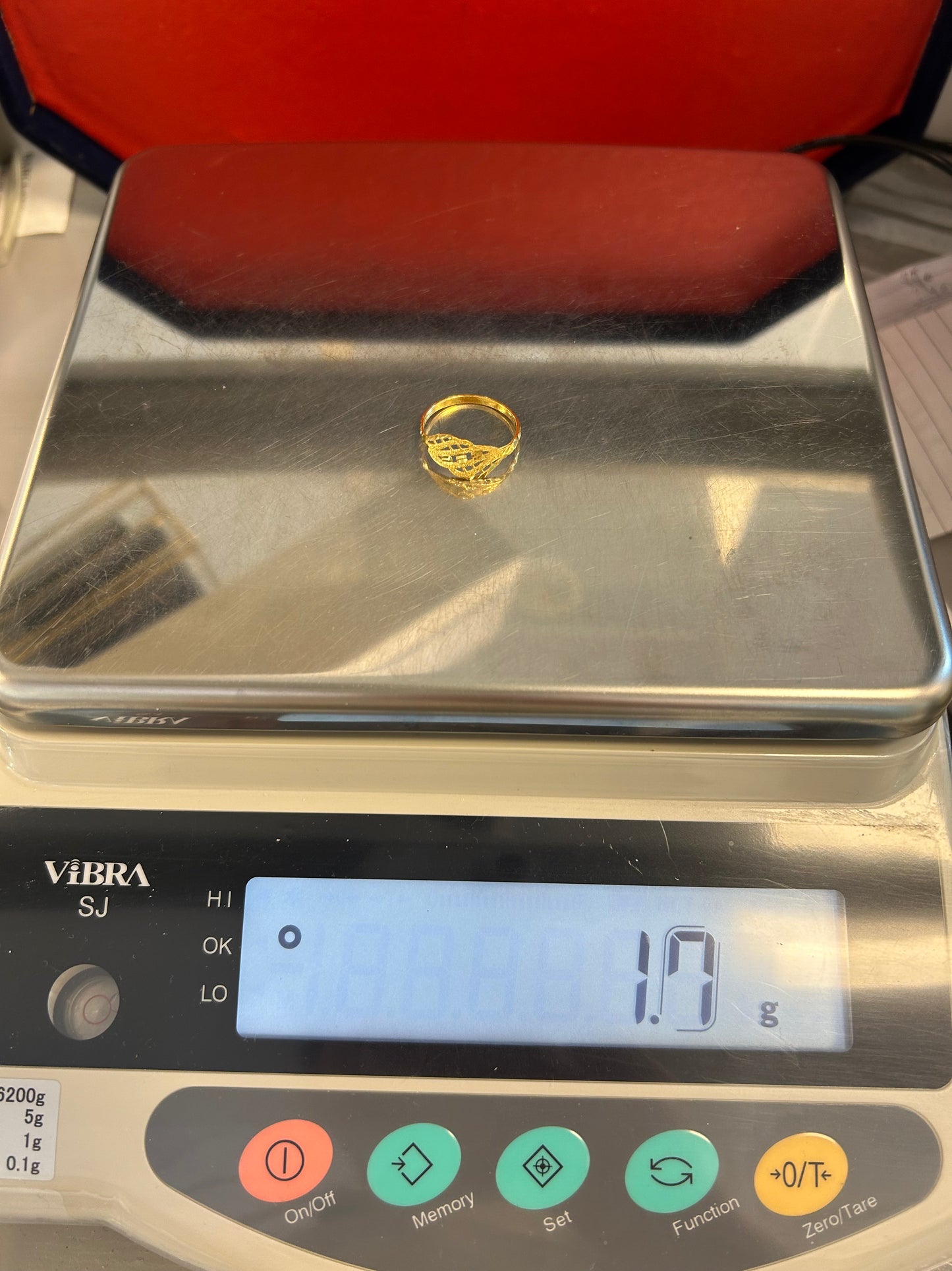 22ct Gold Ladies Ring Size P 1/2, Weight 1.7g Hallmarked
