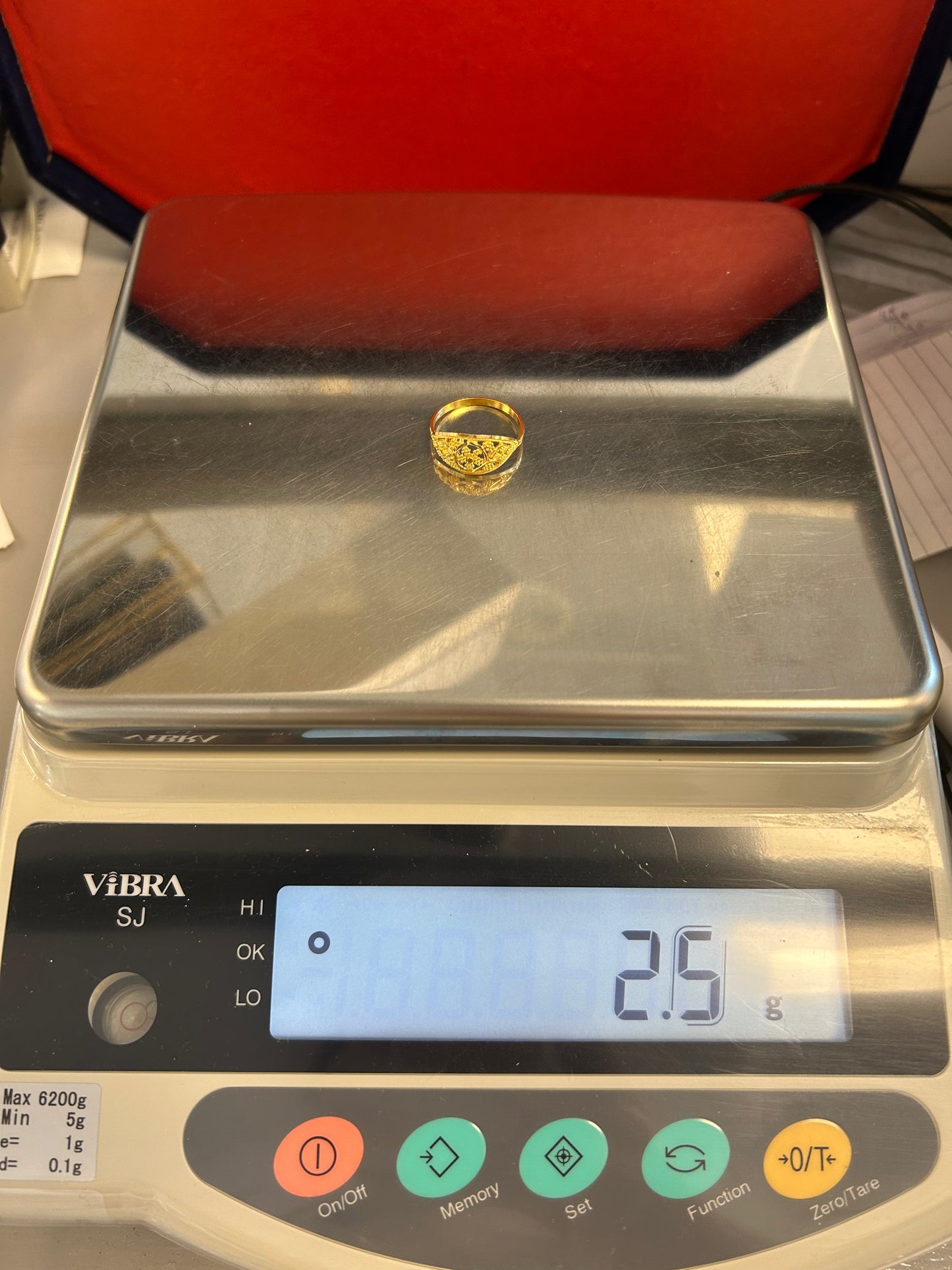 22ct Gold Ladies Ring Size Q, Weight 2.5g Hallmarked