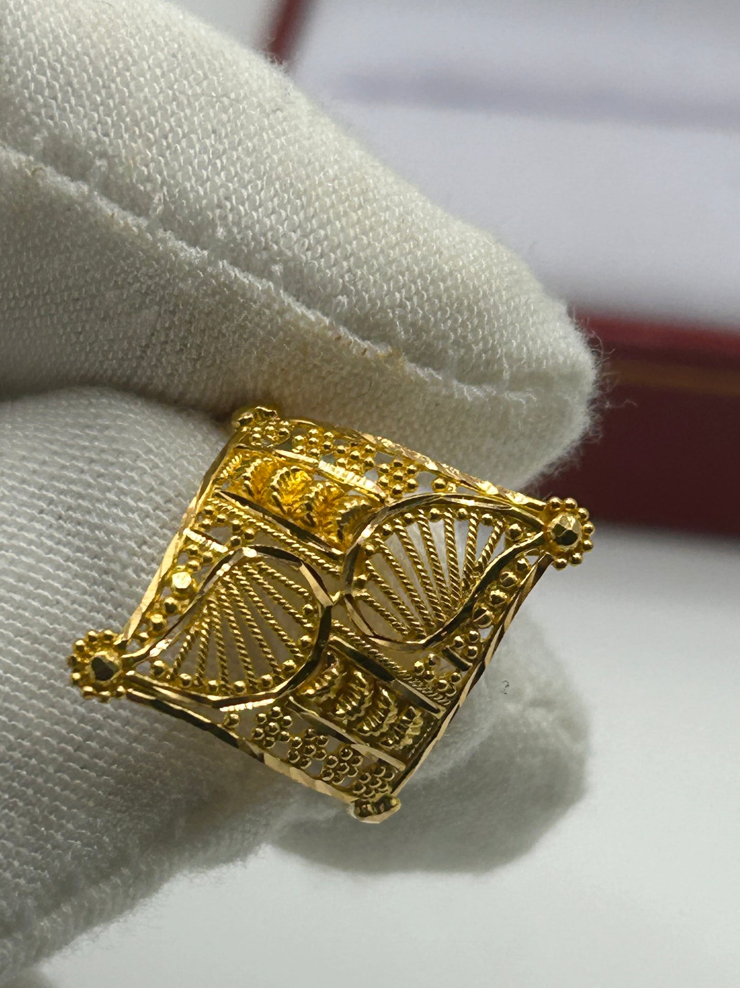 22ct Gold Ring Size K Ladies Hallmarked 2.7 grams