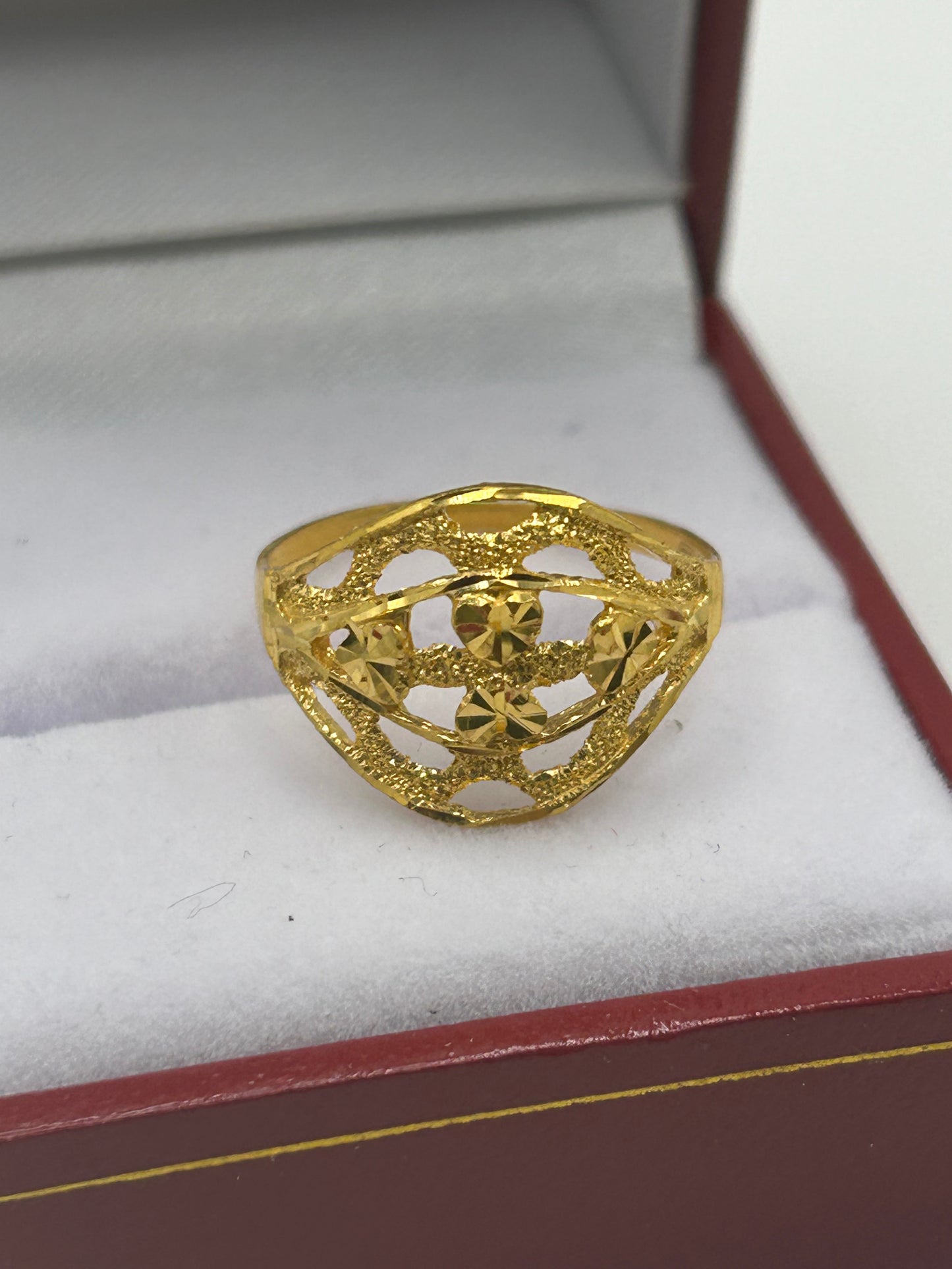 22ct Gold Ring Size N Ladies Hallmarked 2.6 grams