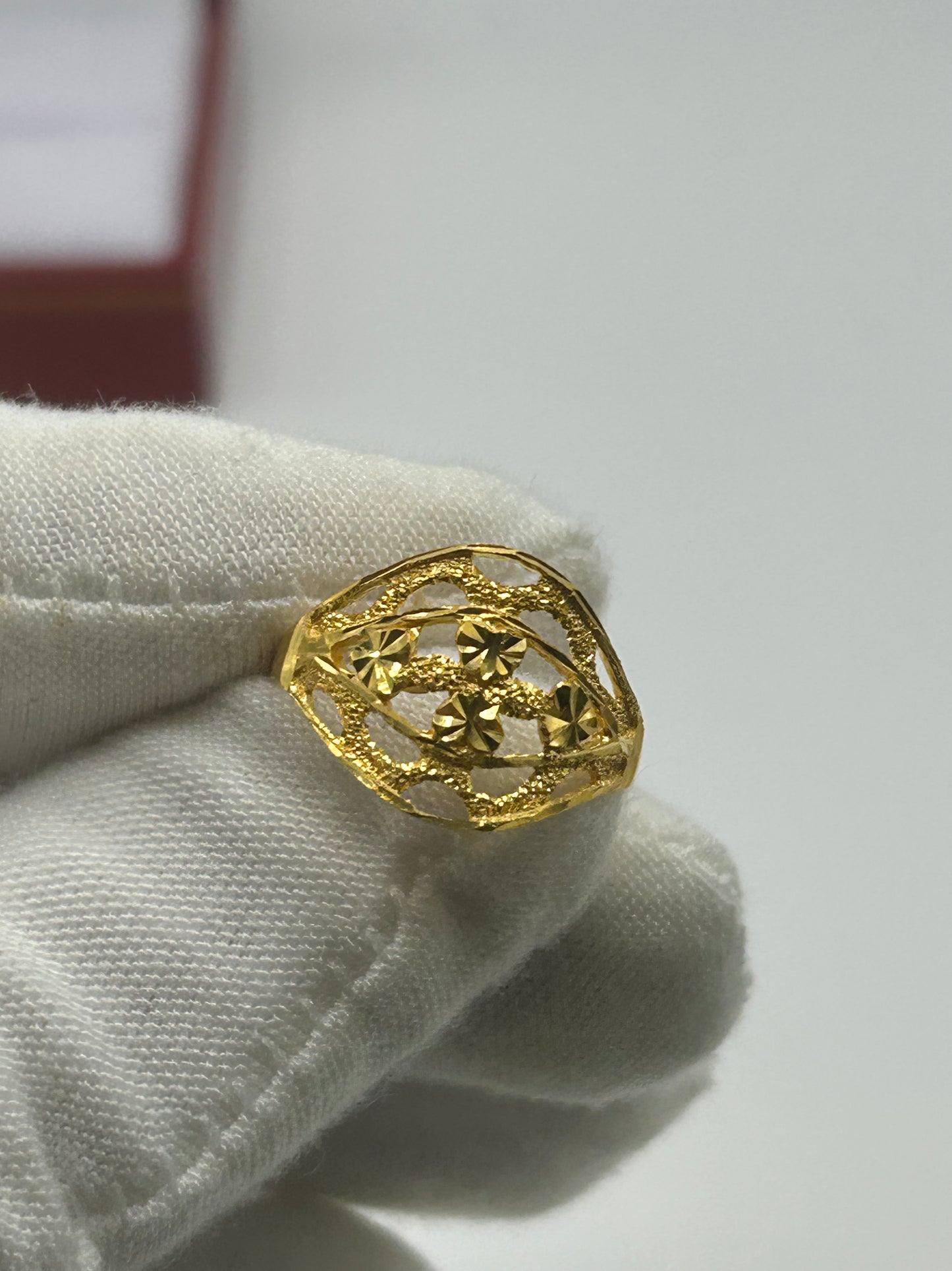 22ct Gold Ring Size N Ladies Hallmarked 2.6 grams