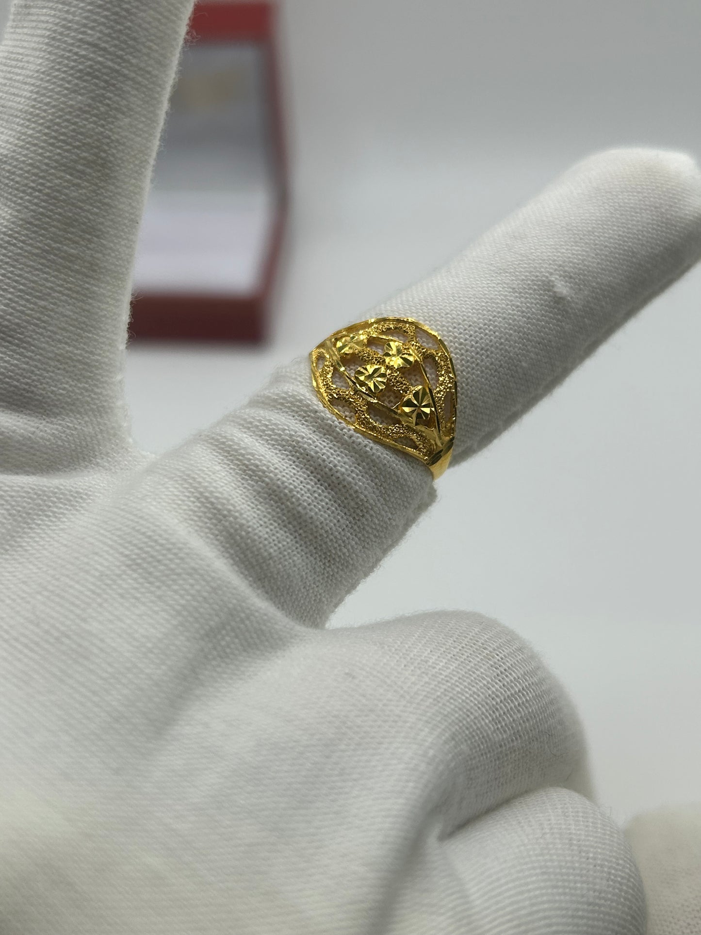22ct Gold Ring Size N Ladies Hallmarked 2.6 grams