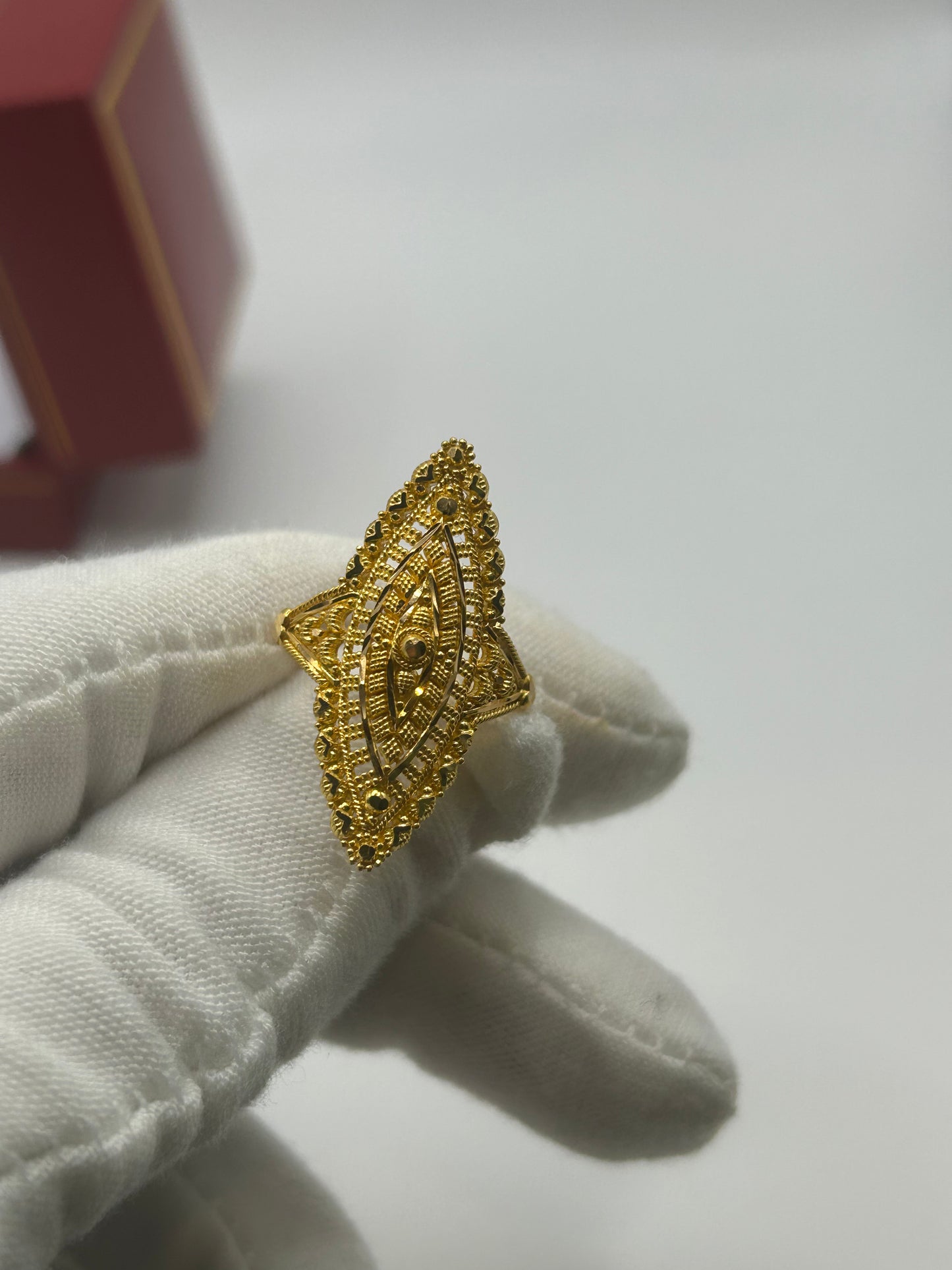 22ct Gold Ladies Ring 4.0 grams Size N