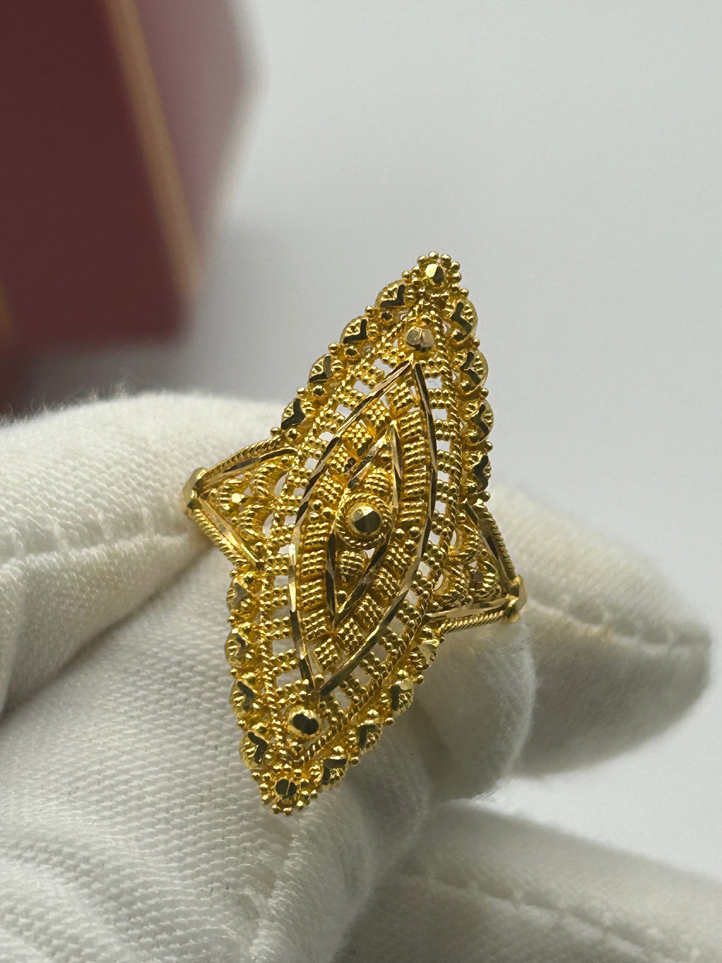 22ct Gold Ladies Ring 4.0 grams Size N