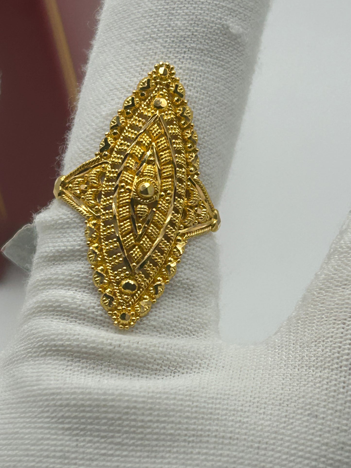 22ct Gold Ladies Ring 4.0 grams Size N