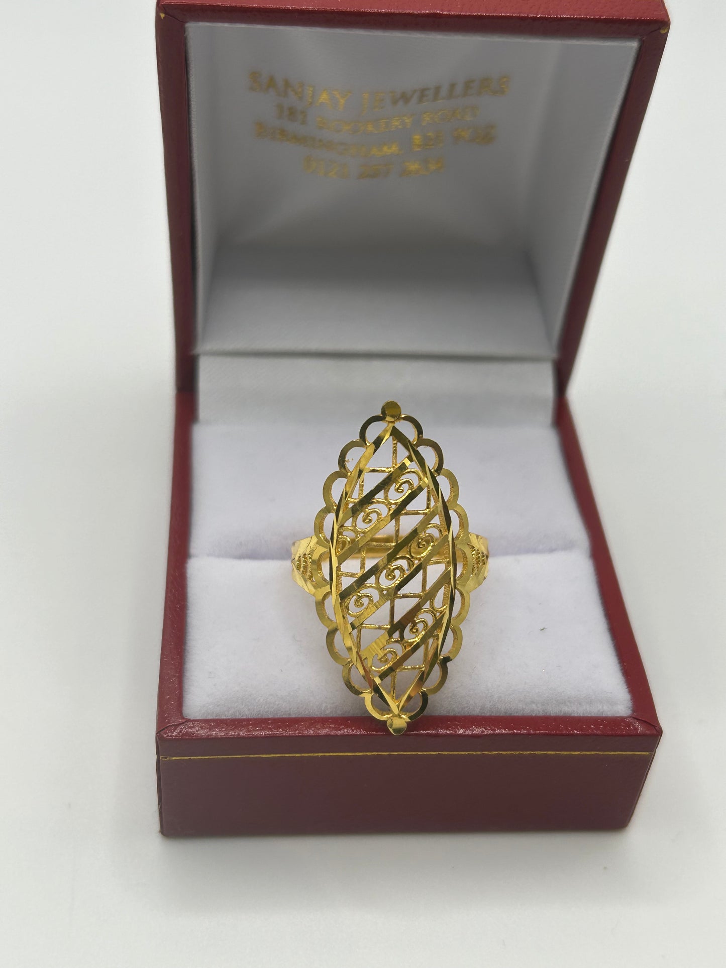 22ct Gold Ladies Ring 3.8 grams Size O