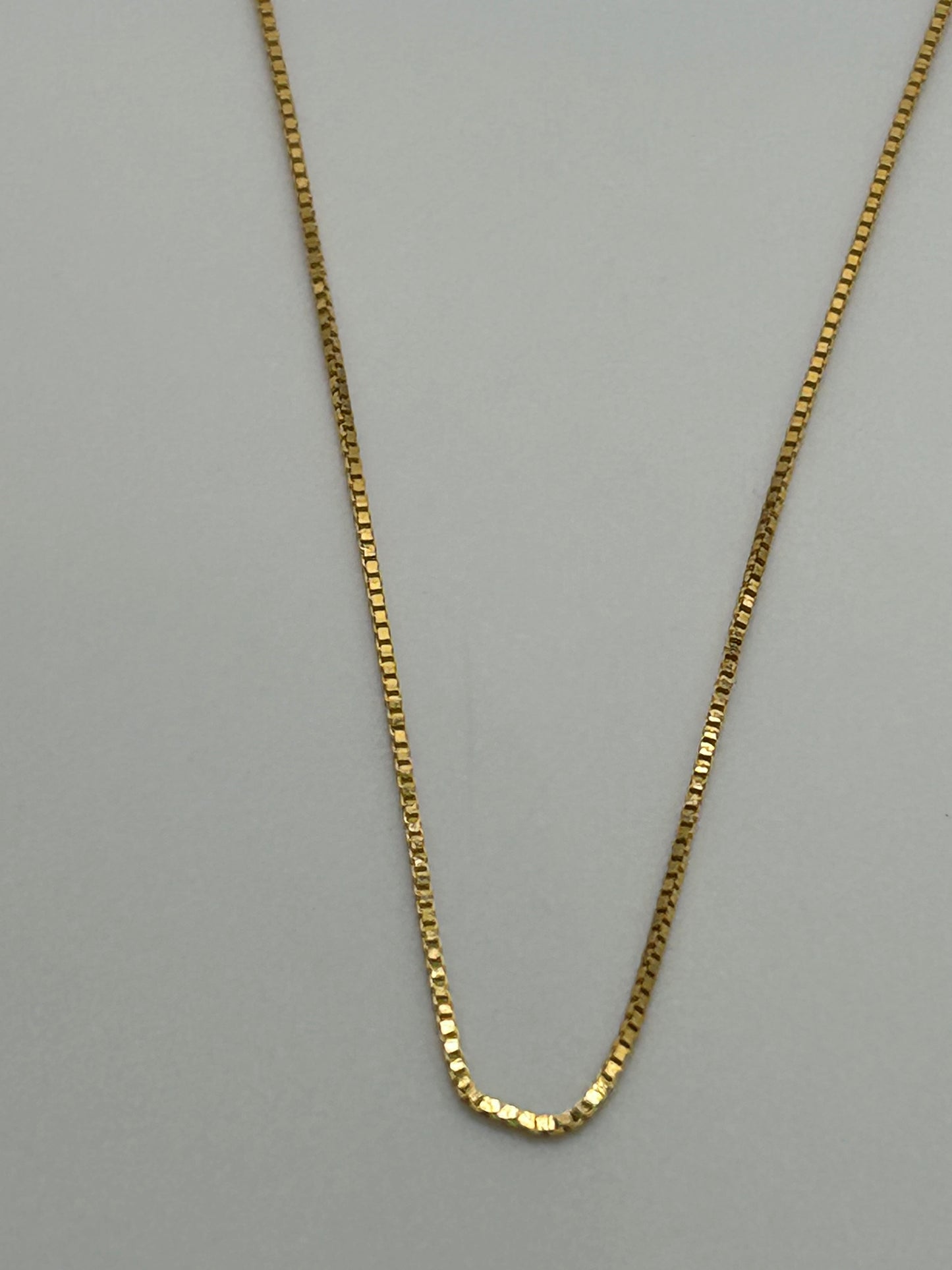 22ct Gold Box Chain 2.4 grams 18 inch Hallmarked