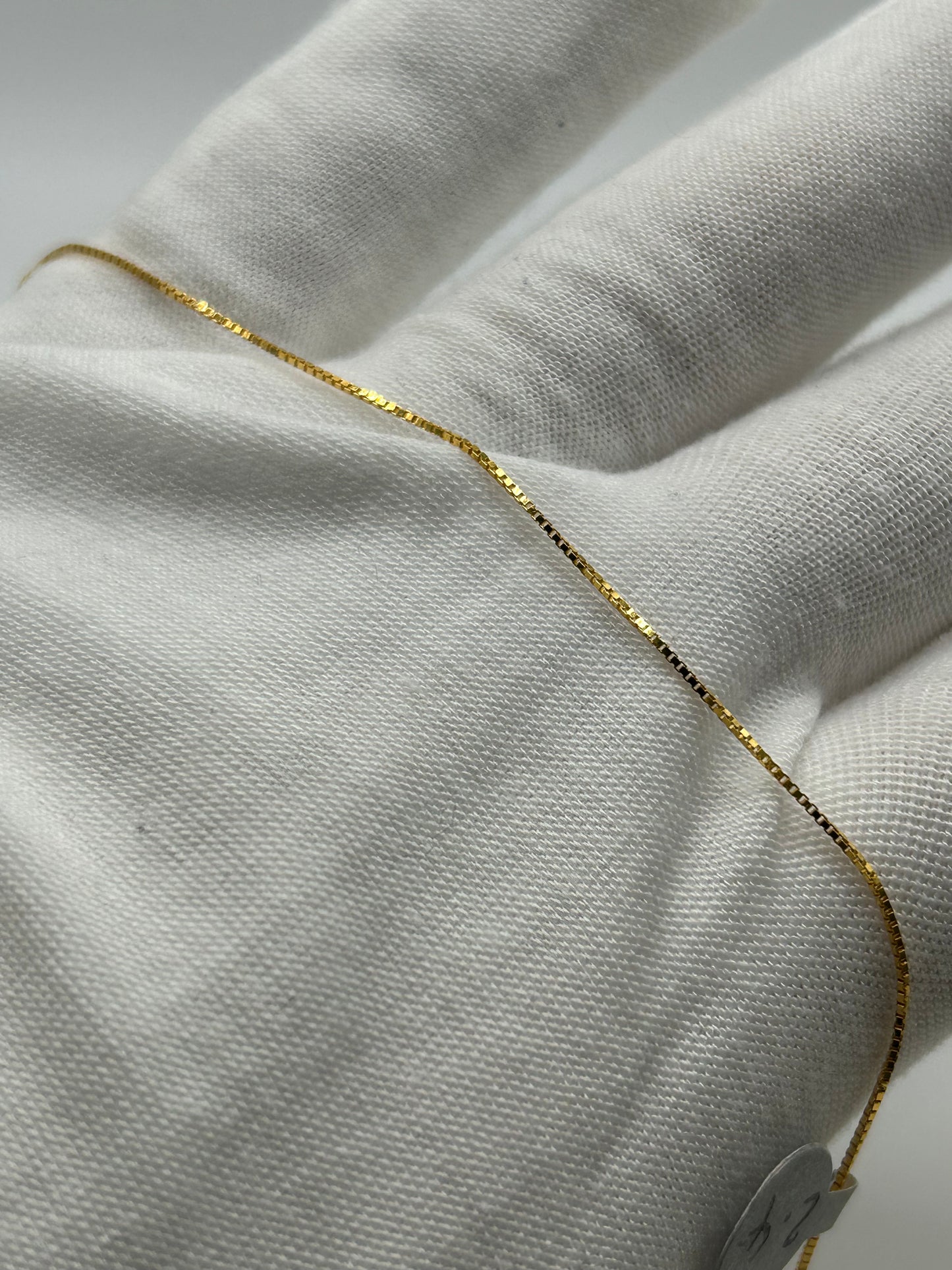 22ct Gold Box Chain 2.4 grams 18 inch Hallmarked