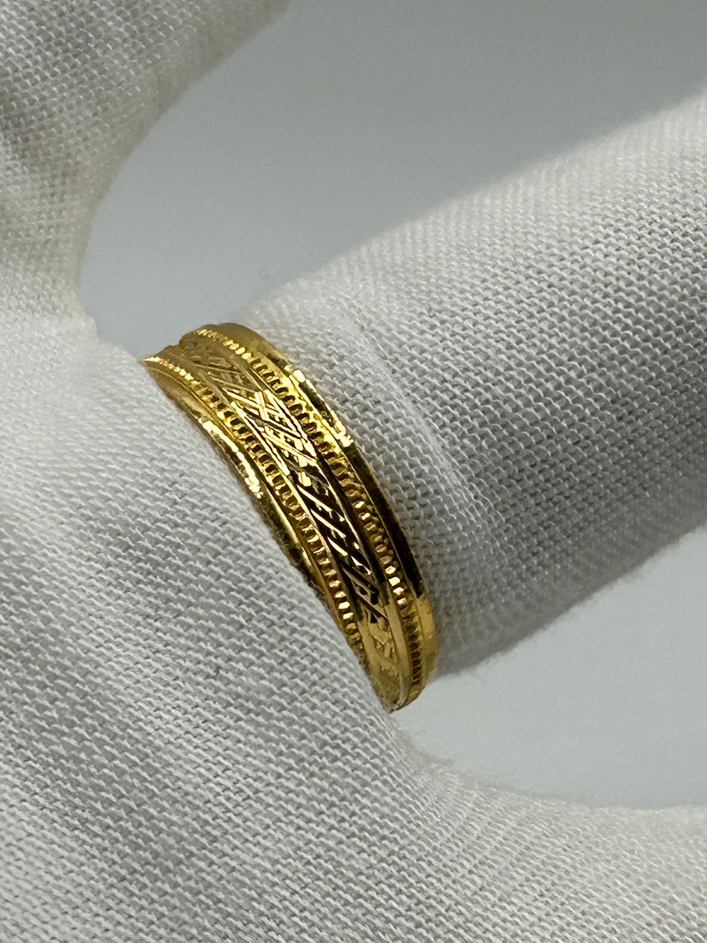 22ct Gold Men’s Band - 5.1 grams, Size S ½ (Hallmarked):