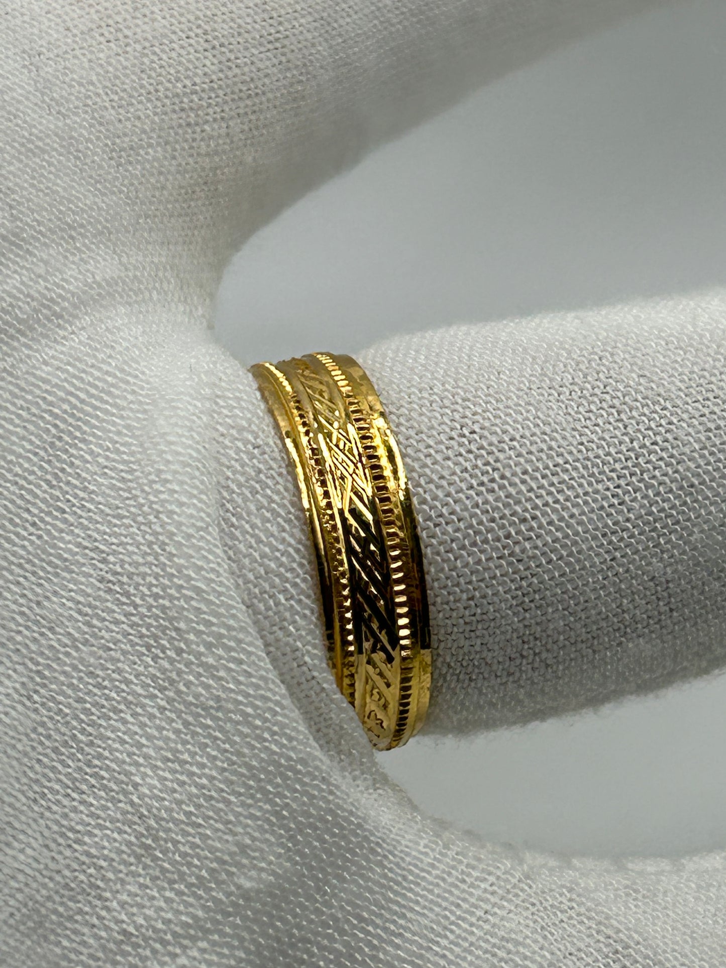22ct Gold Men’s Band - 5.1 grams, Size S ½ (Hallmarked):