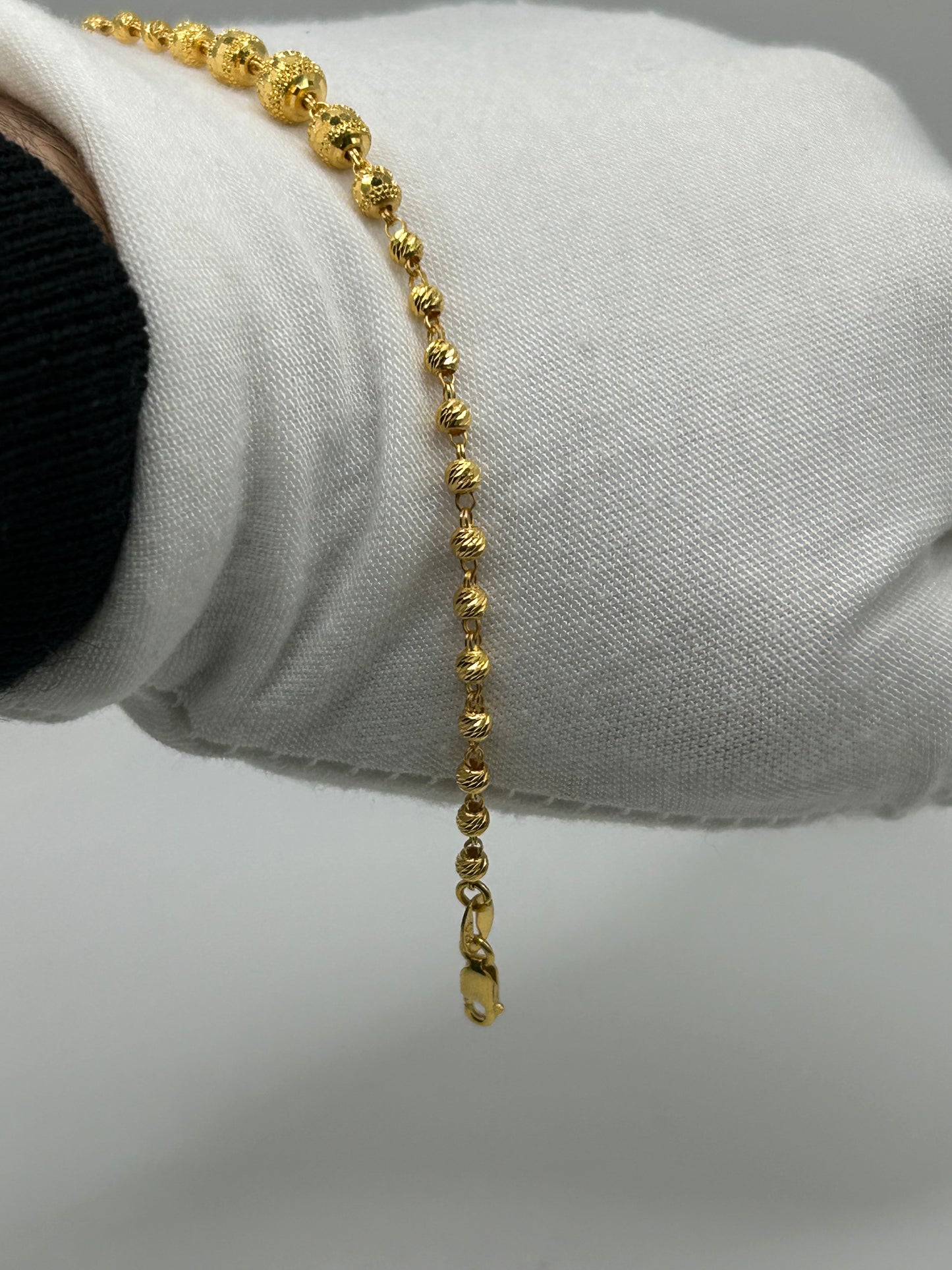22ct Gold Bracelet - 5.7 grams, (Hallmarked):