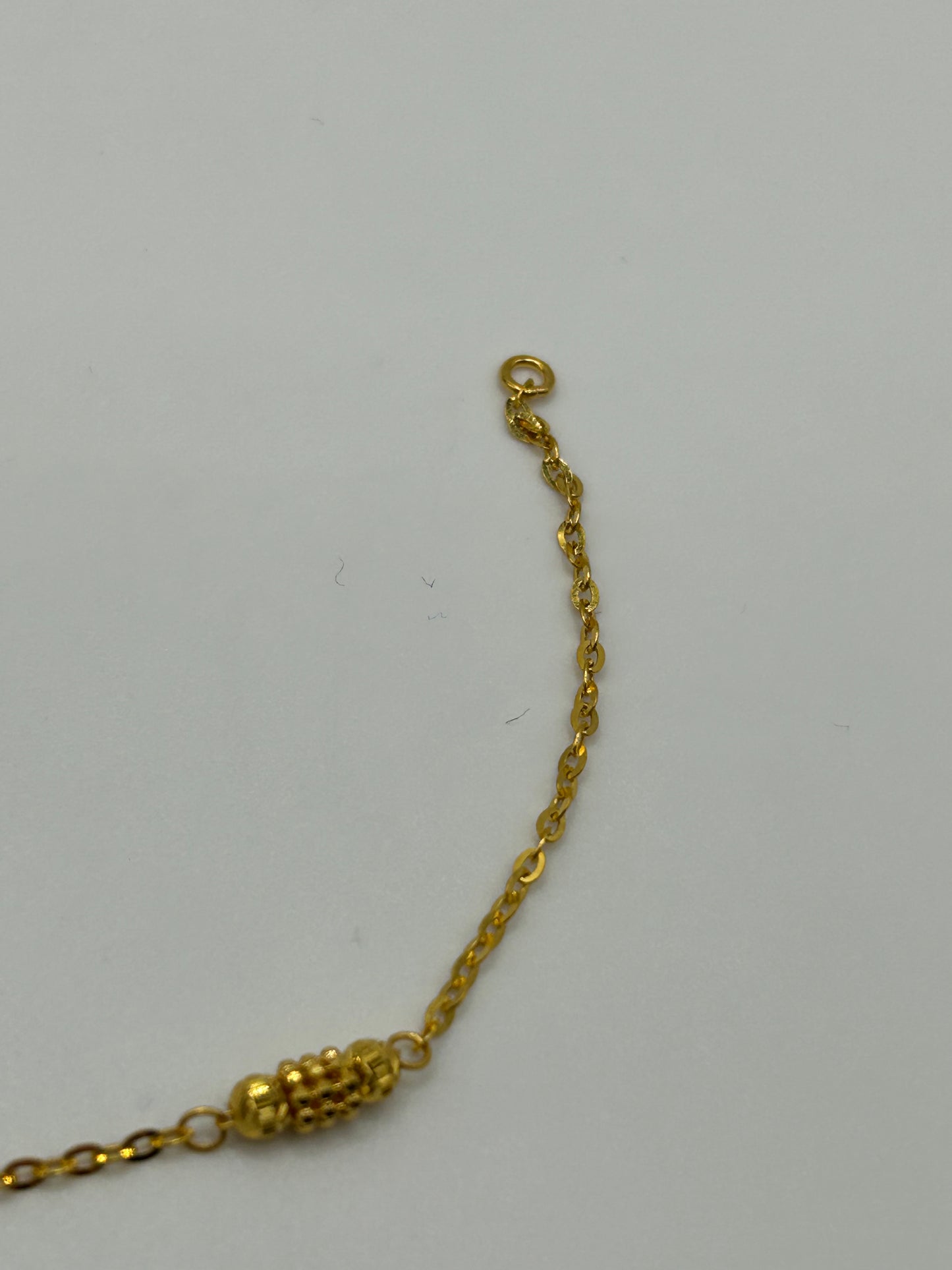22ct Gold Bracelet - 2.5 grams, (Hallmarked):