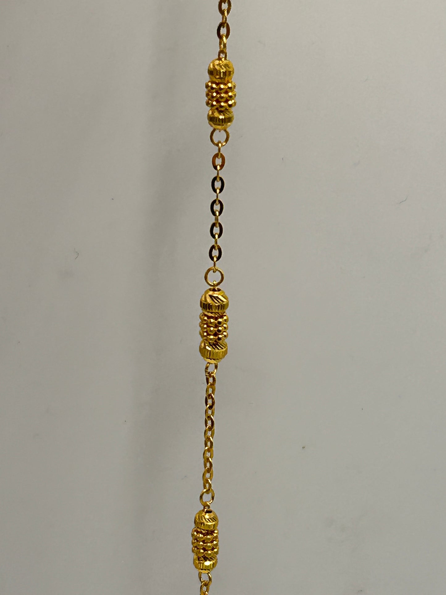 22ct Gold Bracelet - 2.5 grams, (Hallmarked):