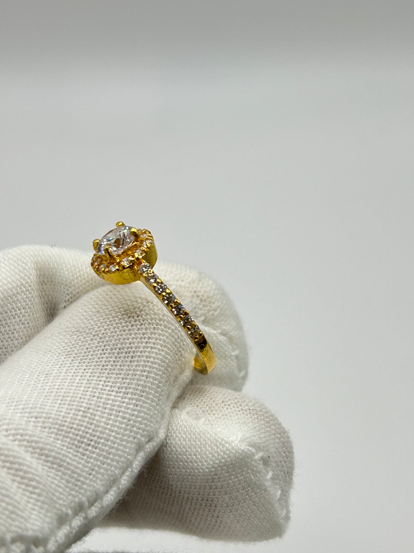 22ct Gold Ladies' Ring, 2.8g, Size M, Hallmarked – Free Insured Delivery + Gift