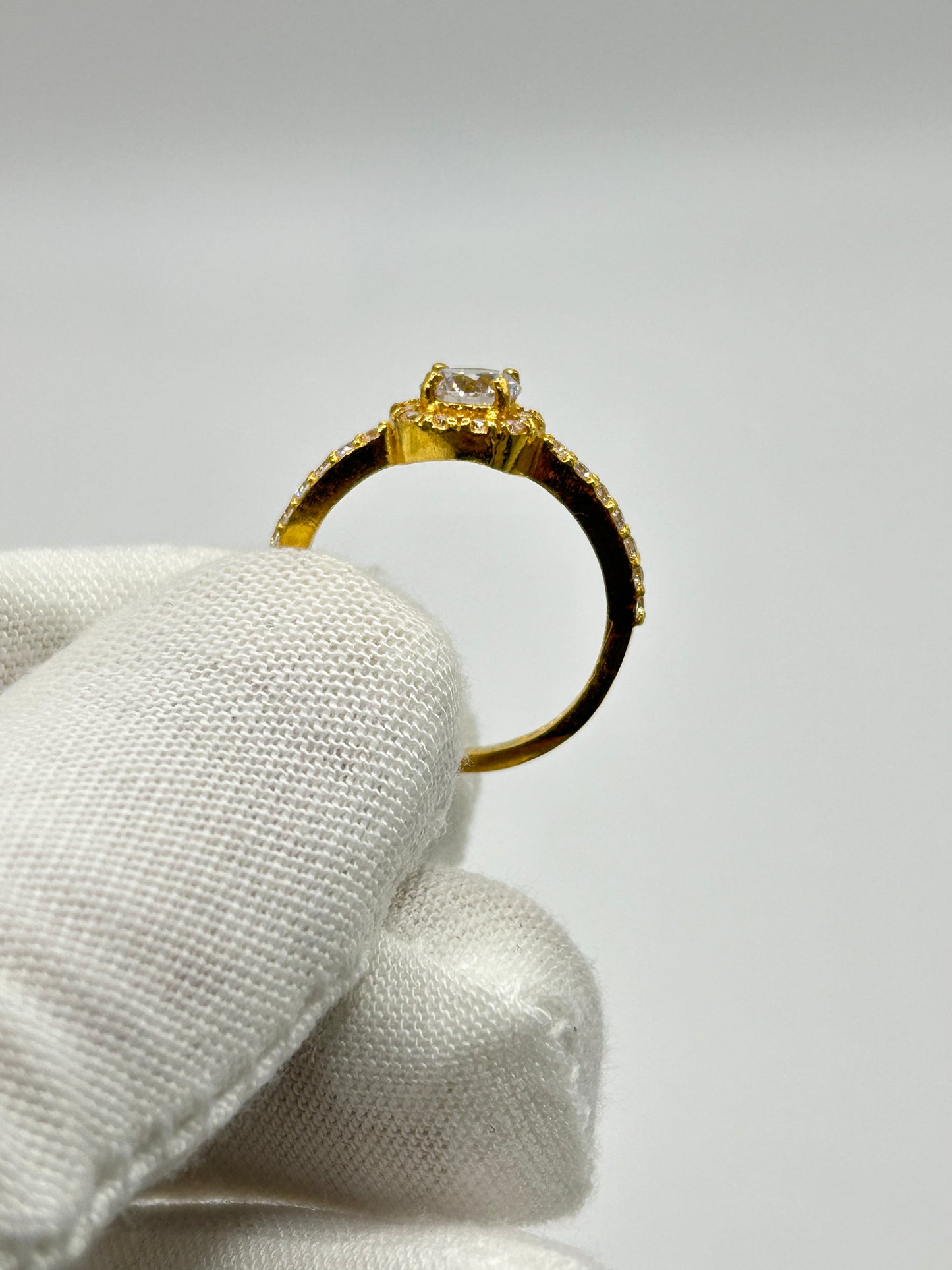 22ct Gold Ladies' Ring, 2.8g, Size M, Hallmarked – Free Insured Delivery + Gift